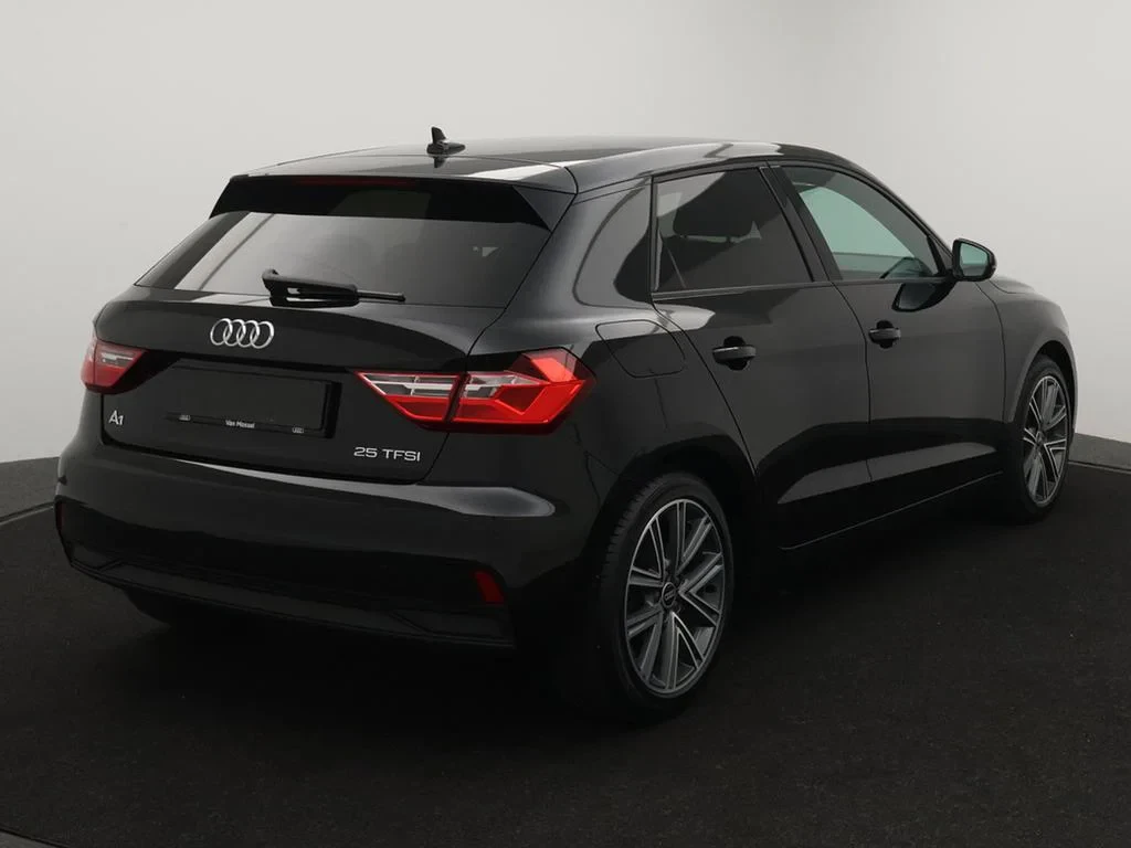 Audi-A1 Sportback-image-1