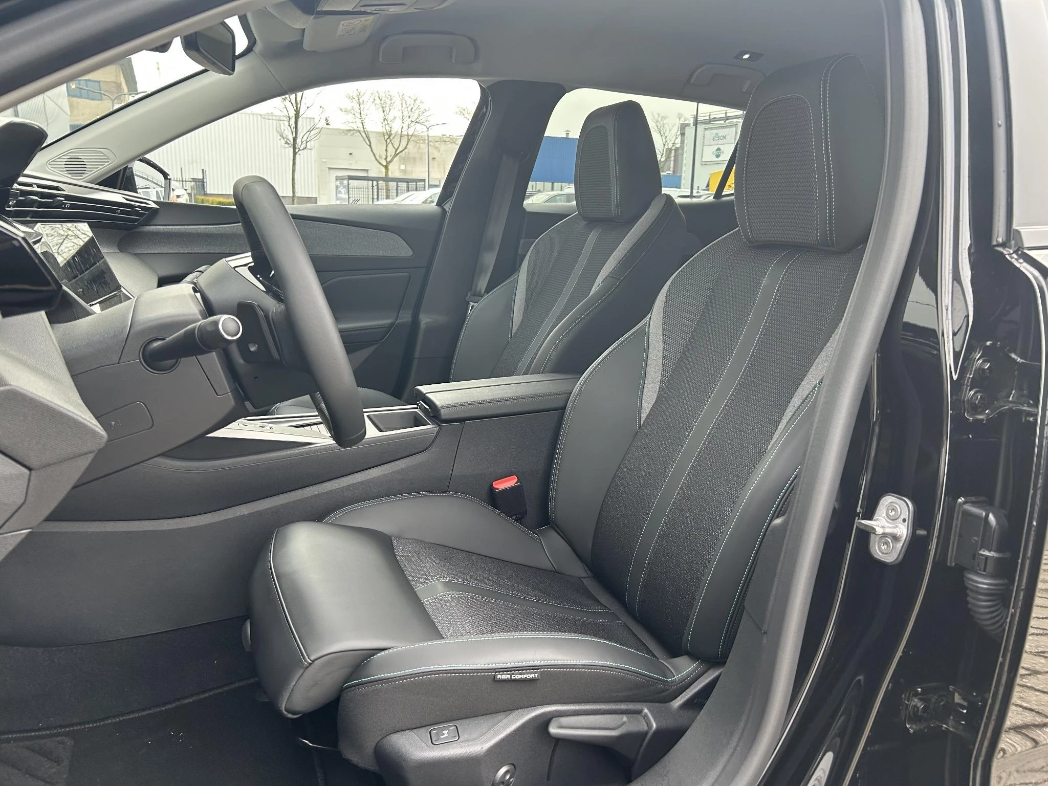 Peugeot-408-image-13