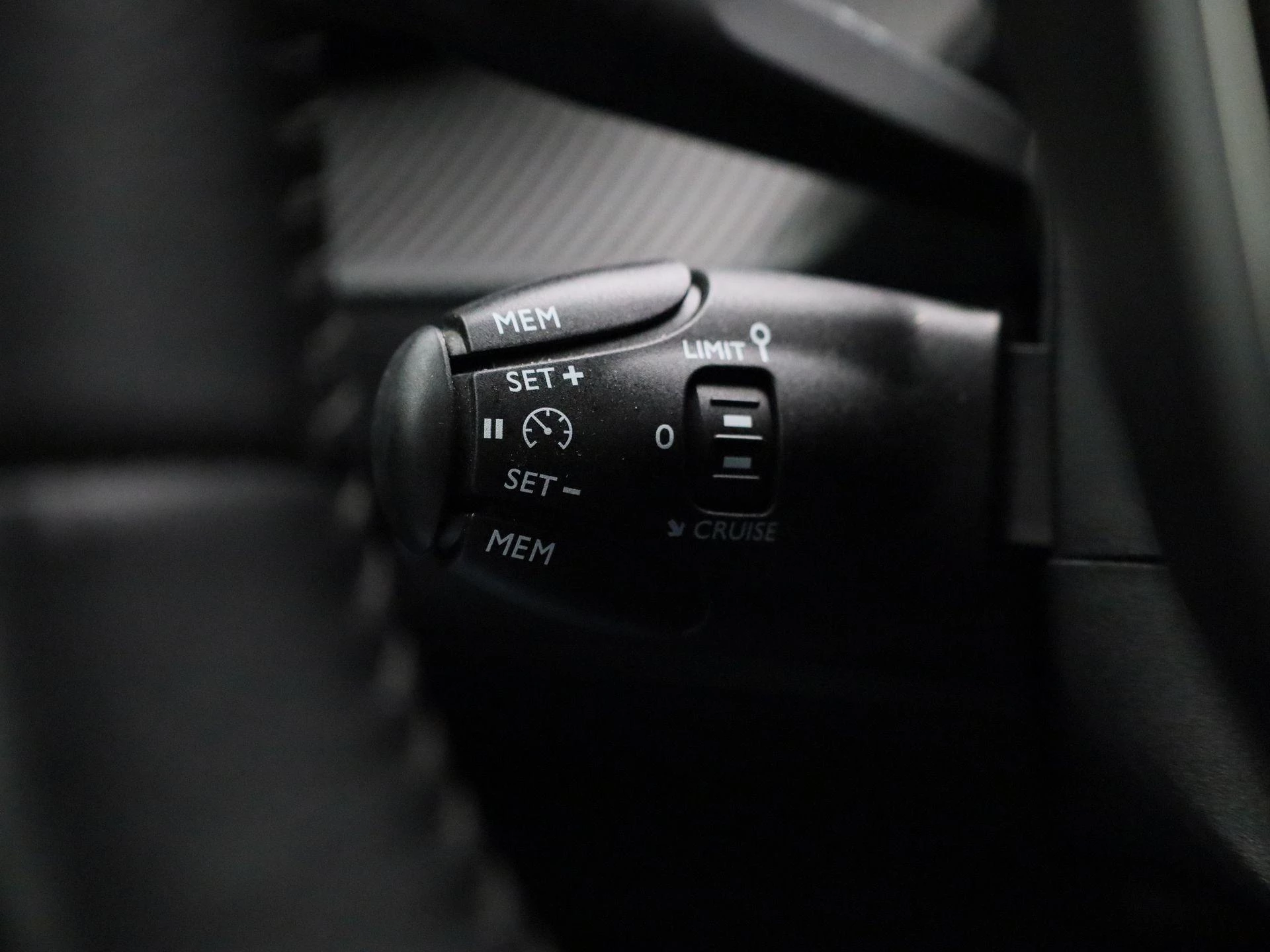 Peugeot-208-image-17