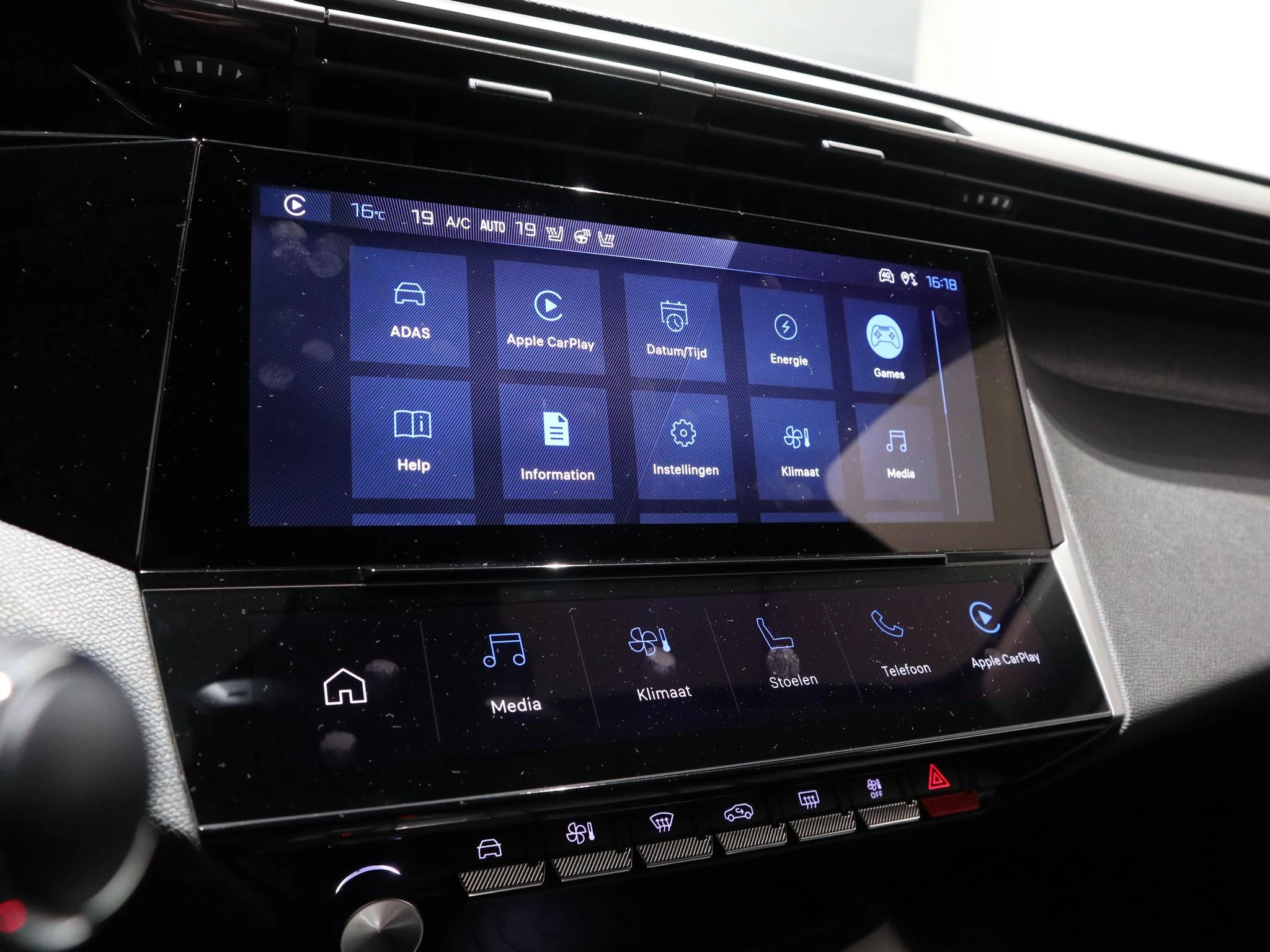 Peugeot-408-image-18