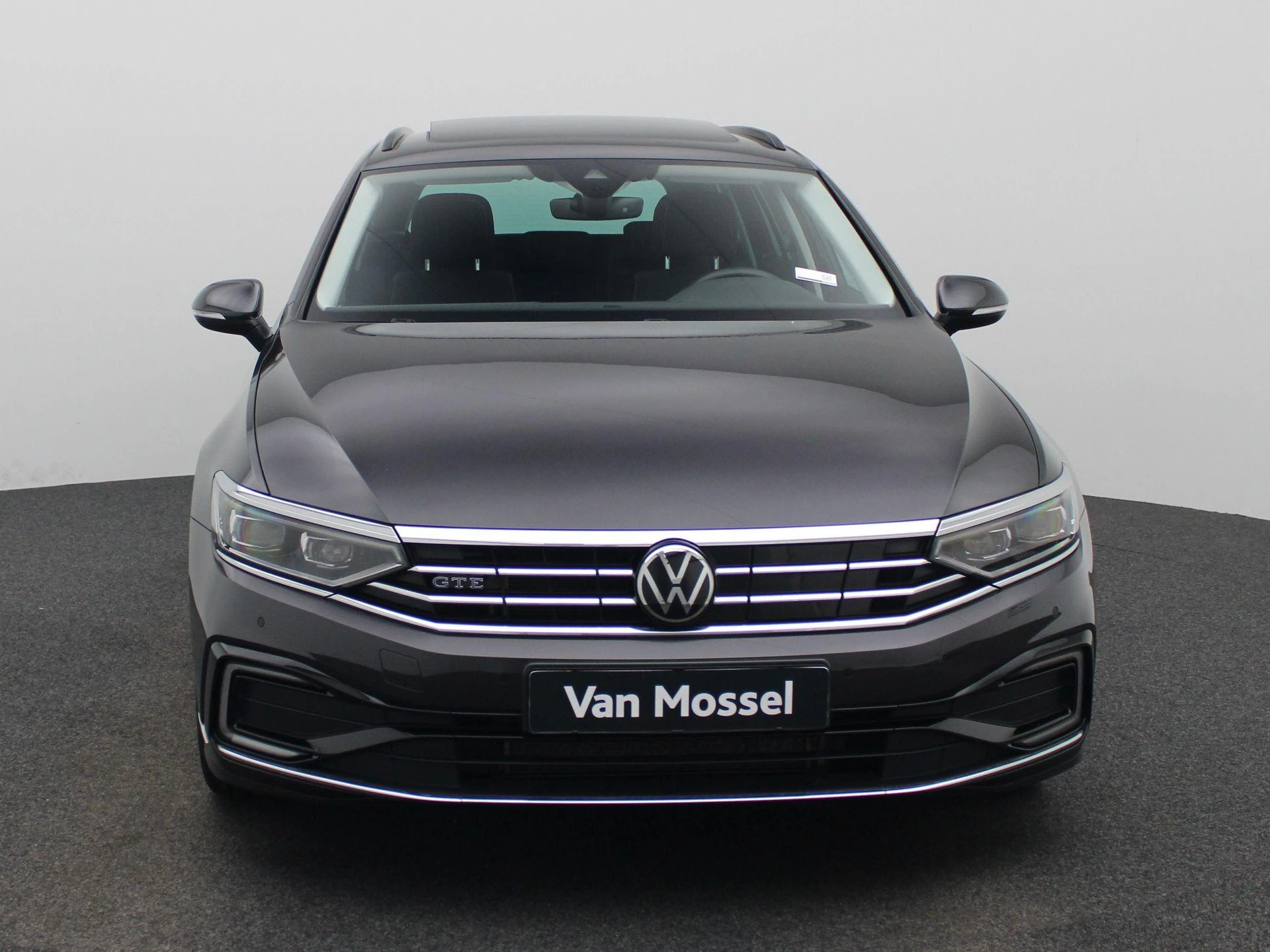 Volkswagen-Passat-image-2