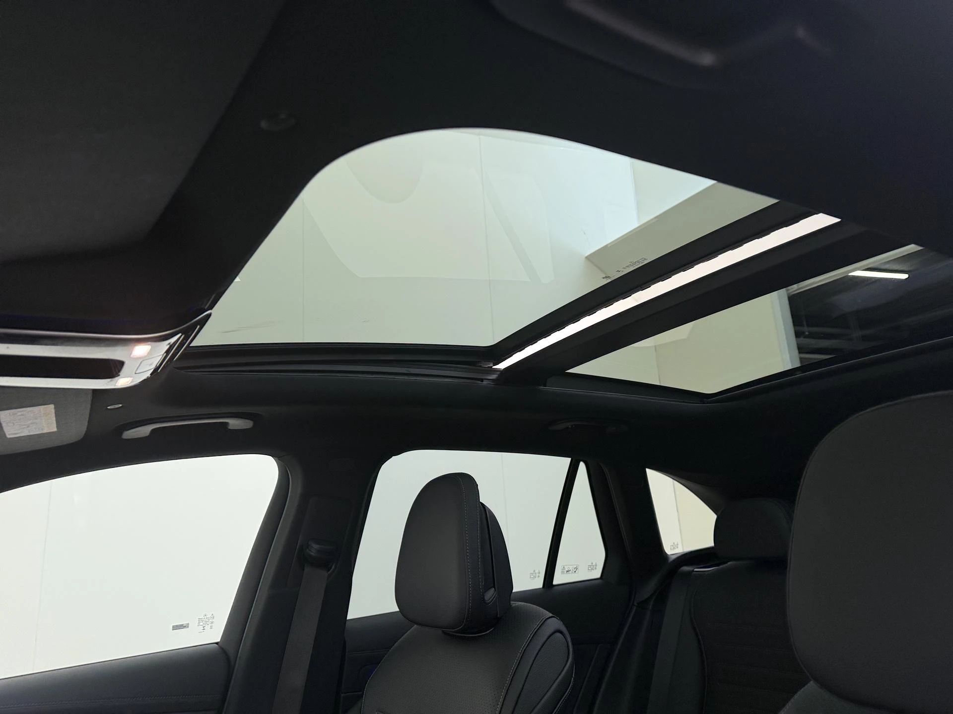 Mercedes-Benz-GLC-image-28