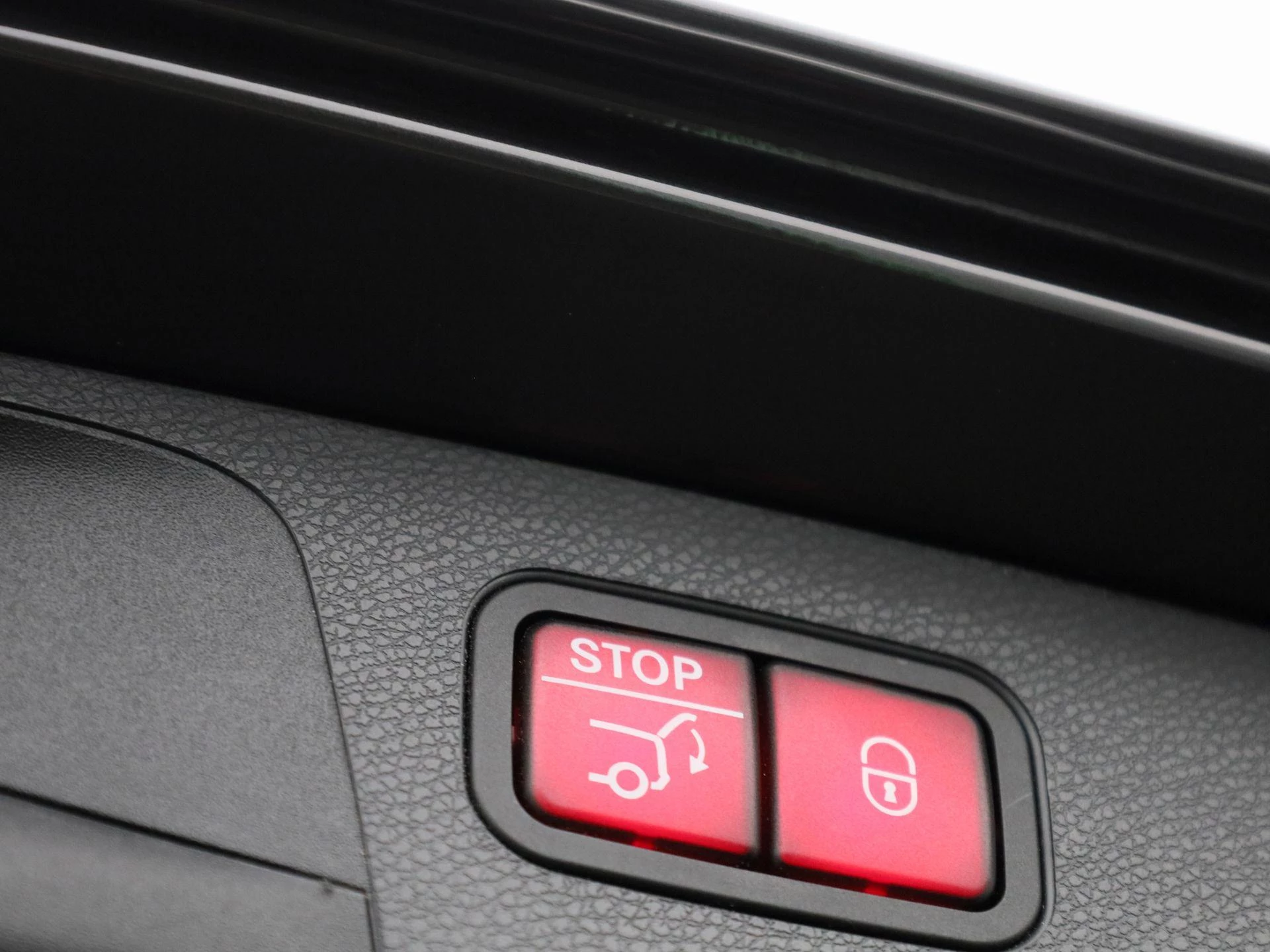 Mercedes-Benz-Classe E-image-14