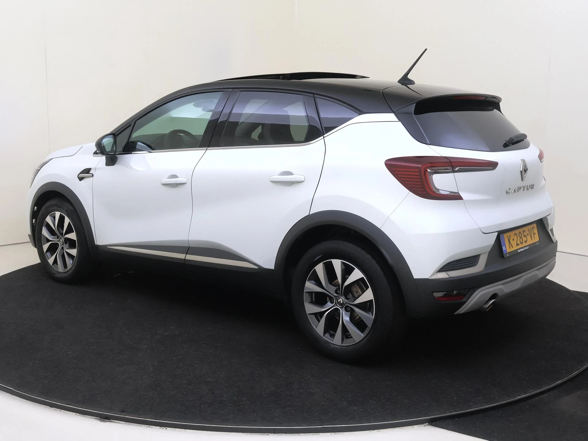 Renault-Captur-image-4