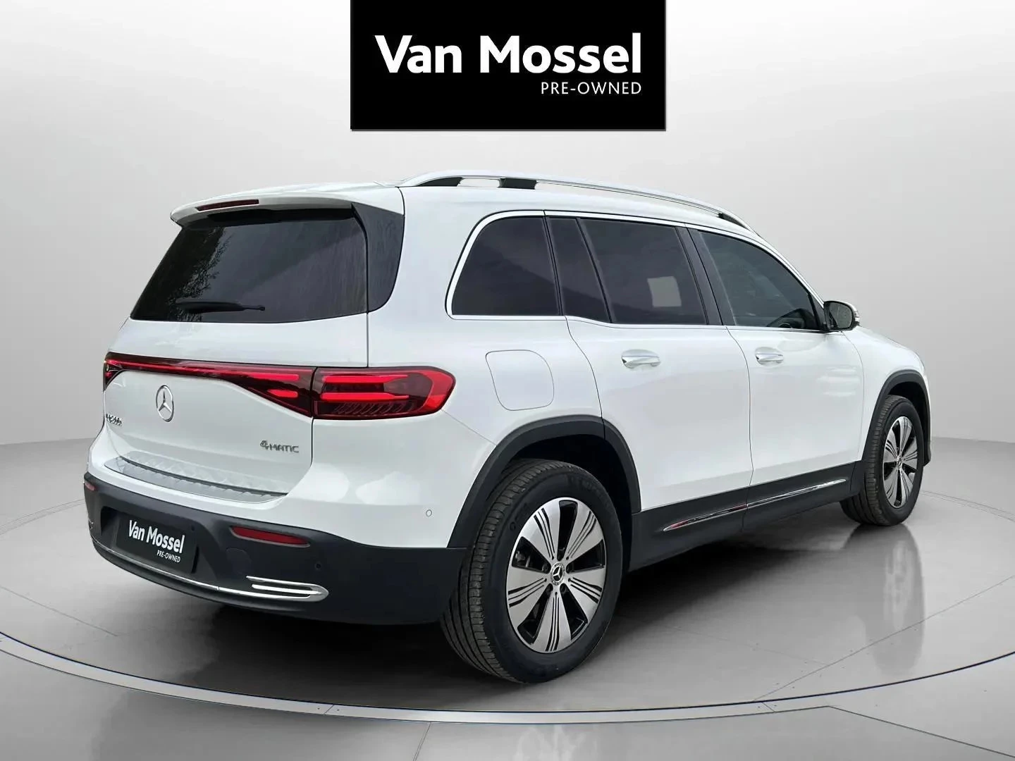 Mercedes-Benz-EQB-image-4