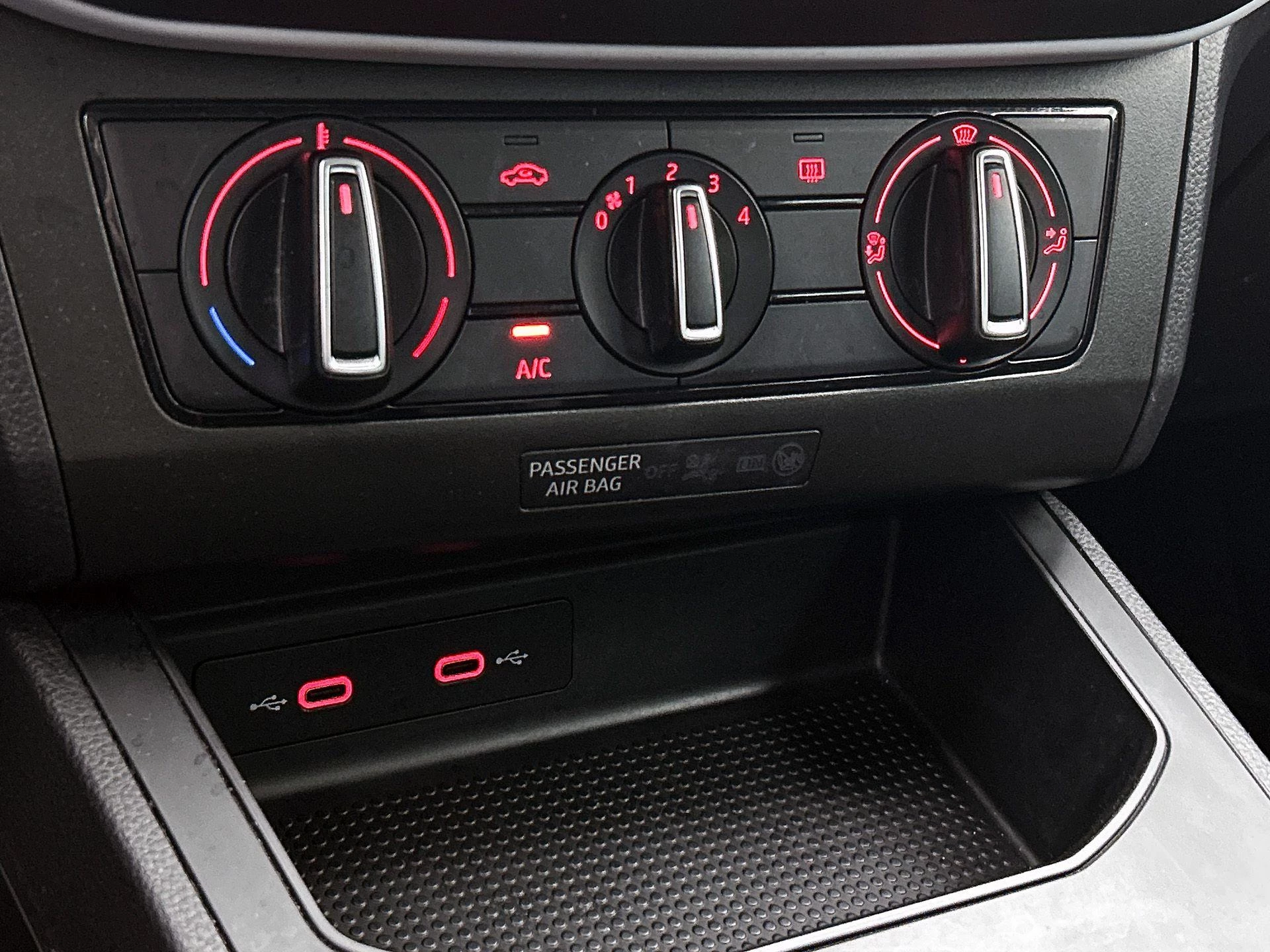 SEAT-Ibiza-image-22