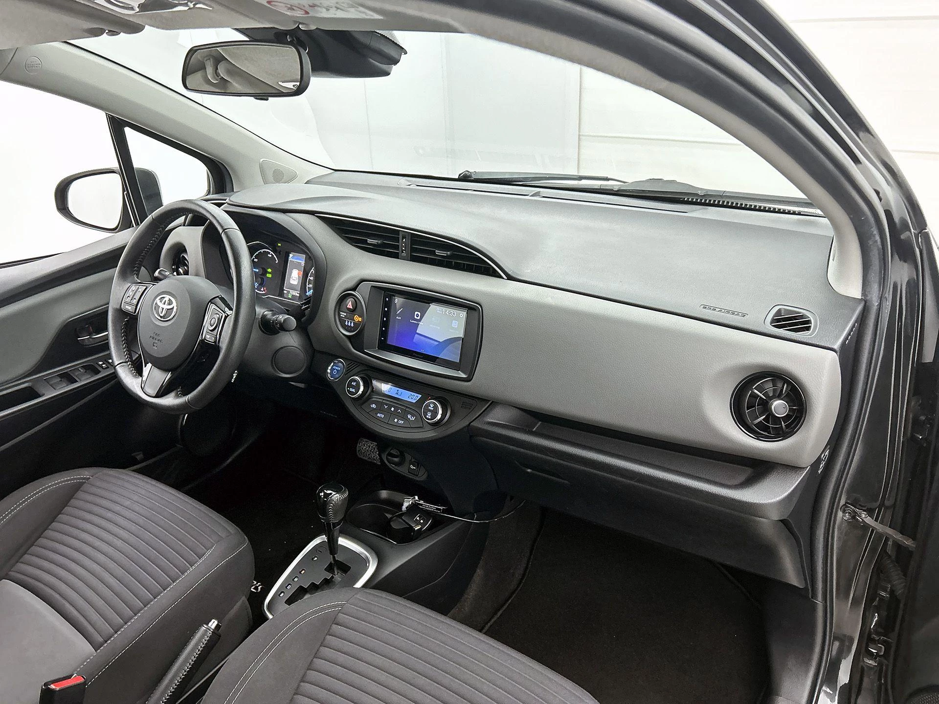 Toyota-Yaris-image-22