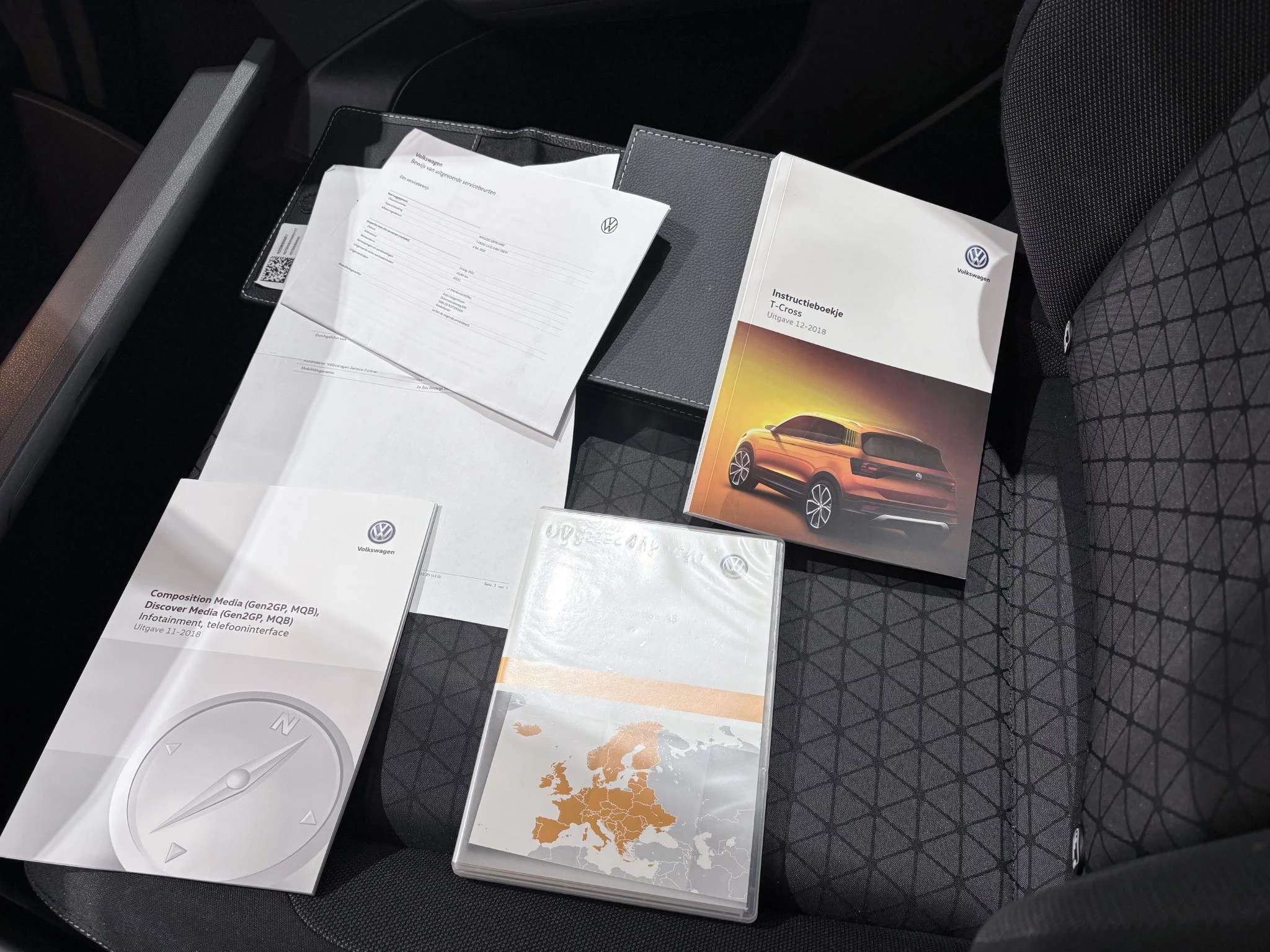 Volkswagen-T-Cross-image-35