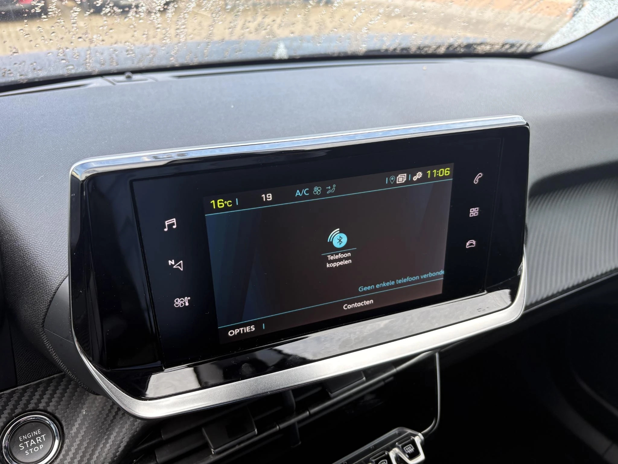Peugeot-e-2008-image-13
