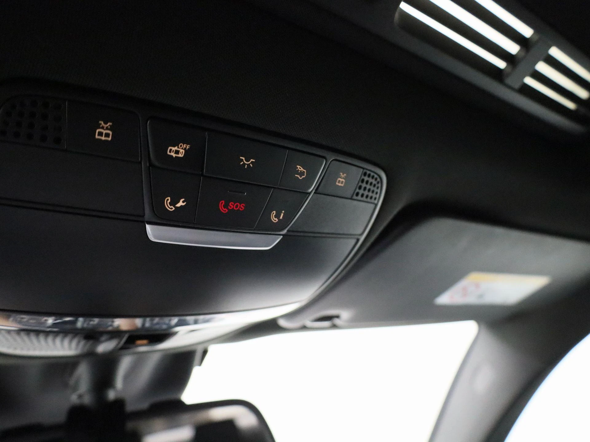 Mercedes-Benz-GLC-image-24