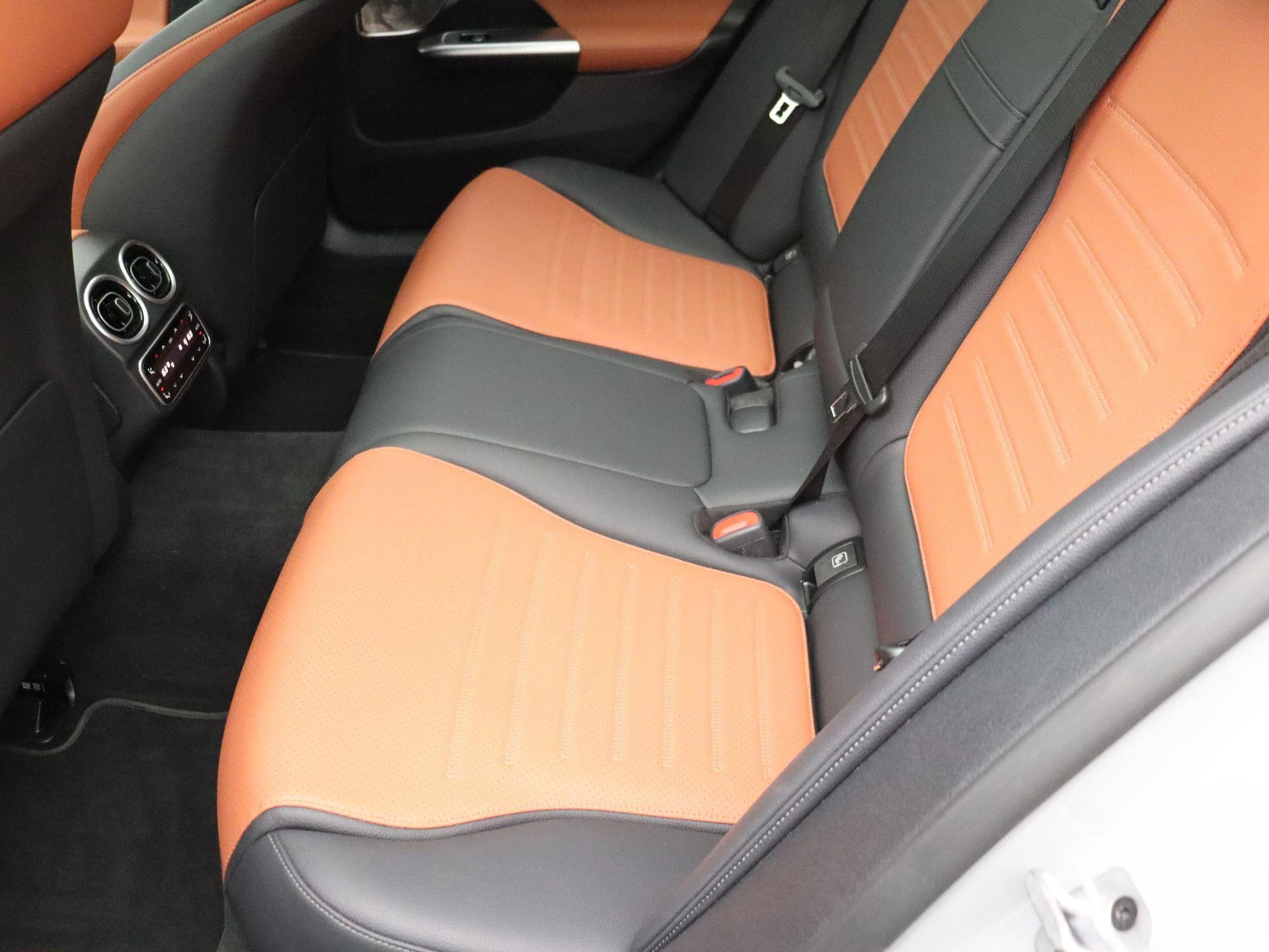 Mercedes-Benz Classe C 300 e AMG Line Estate + LEDER TWO TONE + PANO DAK + BURMESTER +