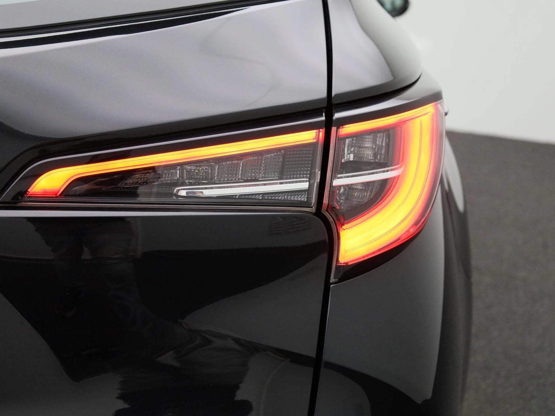 Toyota-Corolla Touring Sports-image-33