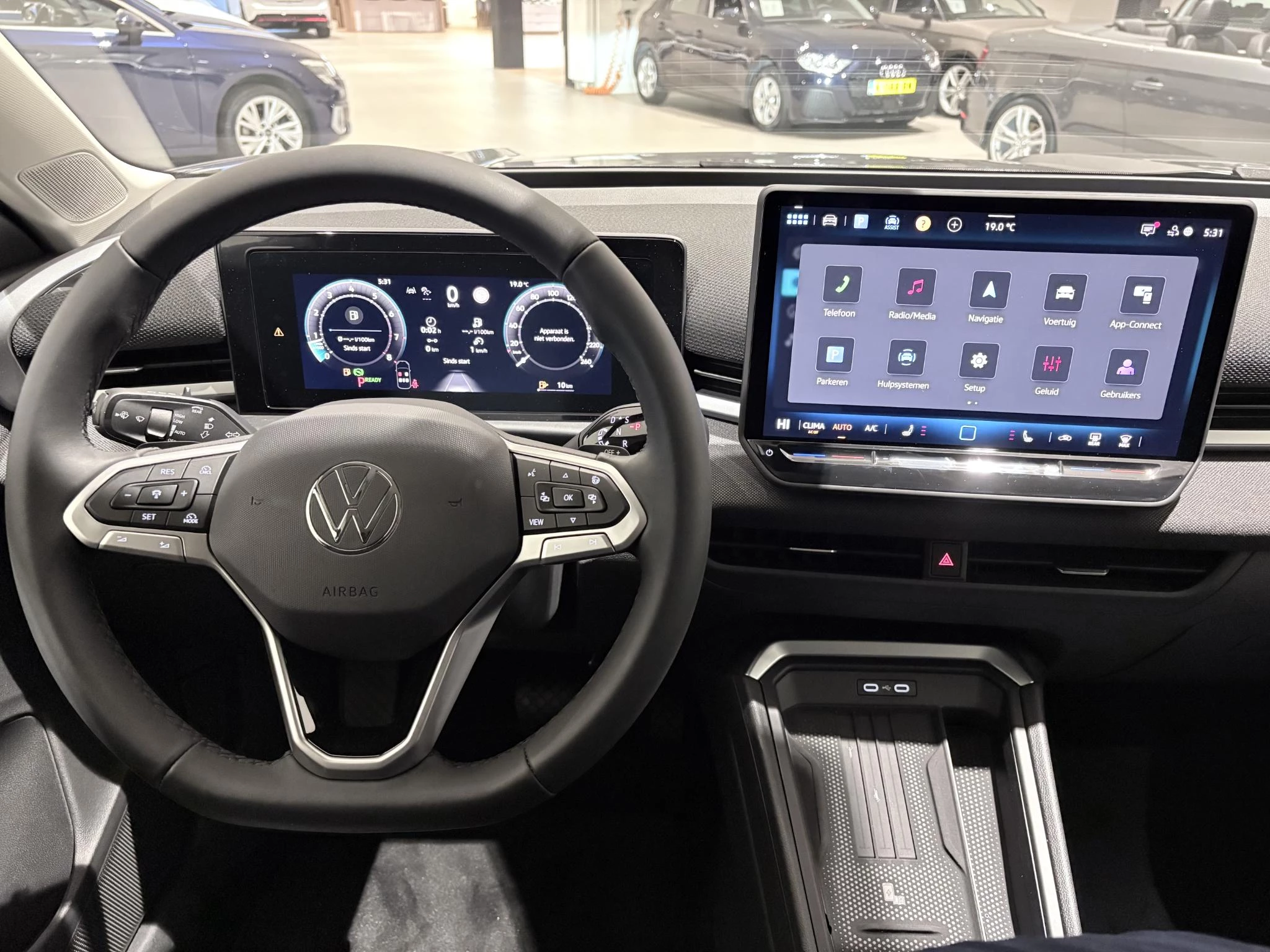 Volkswagen T-Roc 1.5 eTsi Life First Edition 116 PK Automaat