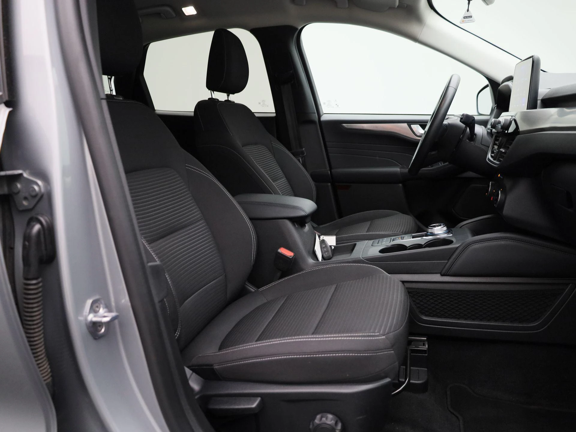 Ford Kuga 2.5i FHEV Aut. 140kW Titanium