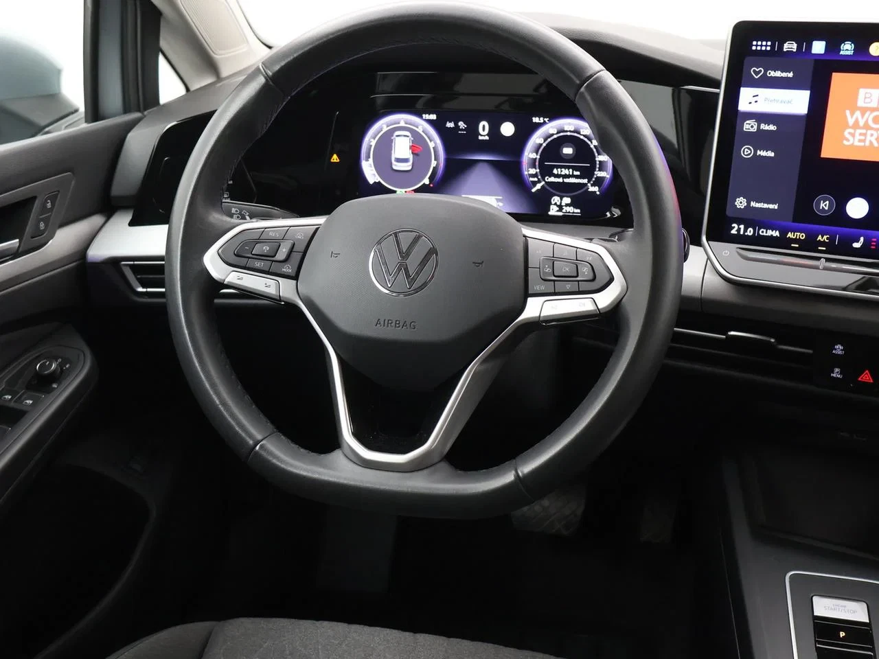 Volkswagen-Golf-image-13