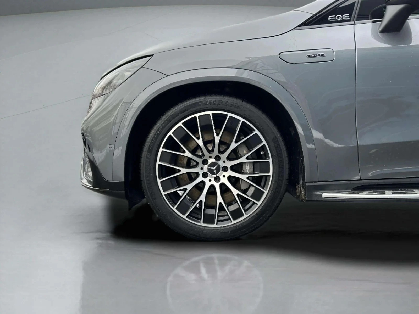 Mercedes-Benz-EQE-image-8