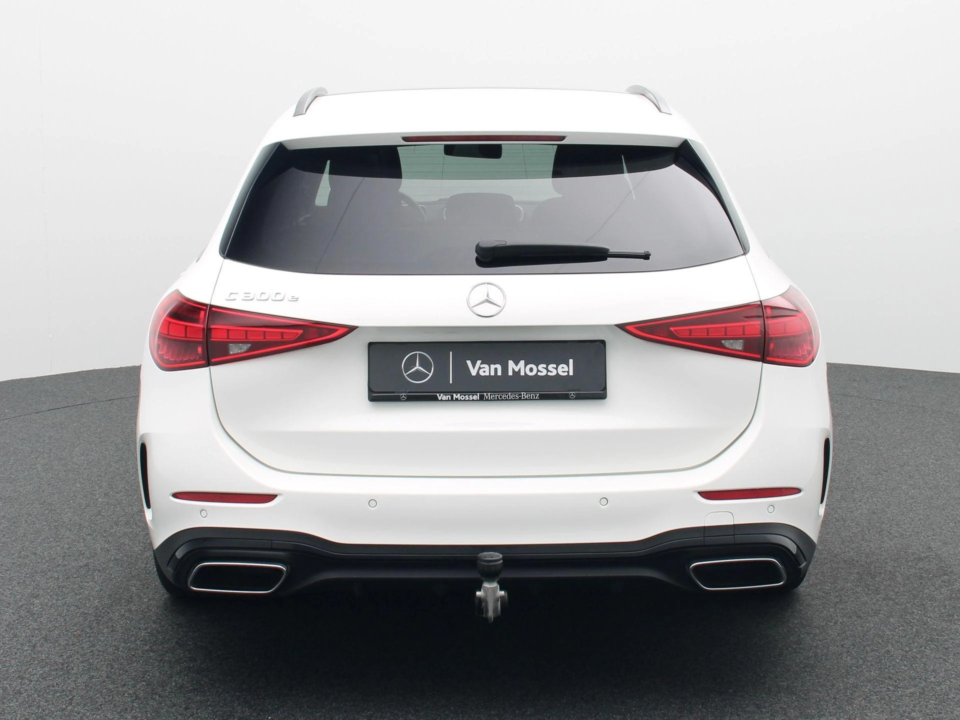 Mercedes-Benz-C-Klasse-image-4
