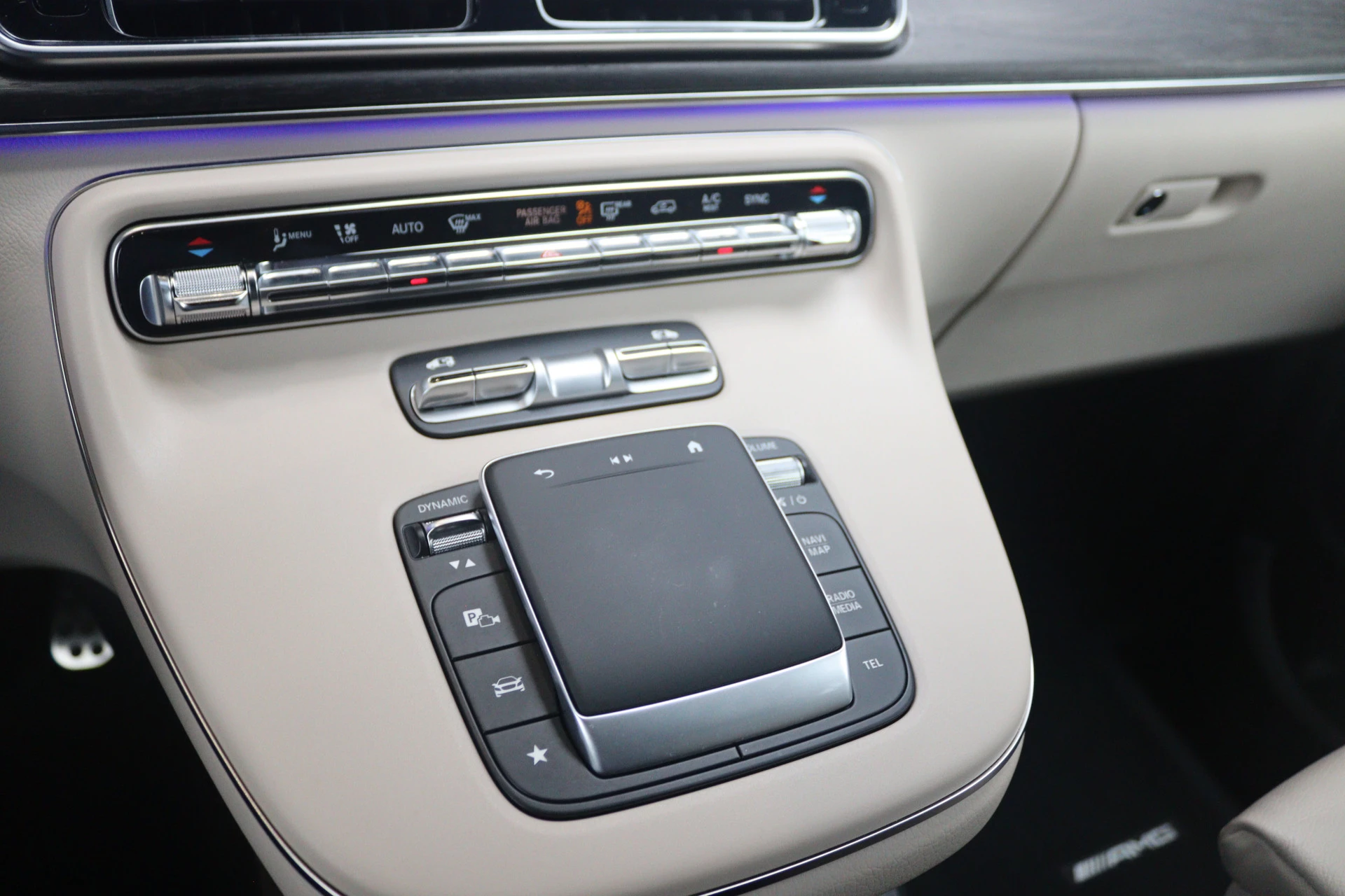 Mercedes-Benz-V-Klasse-image-15