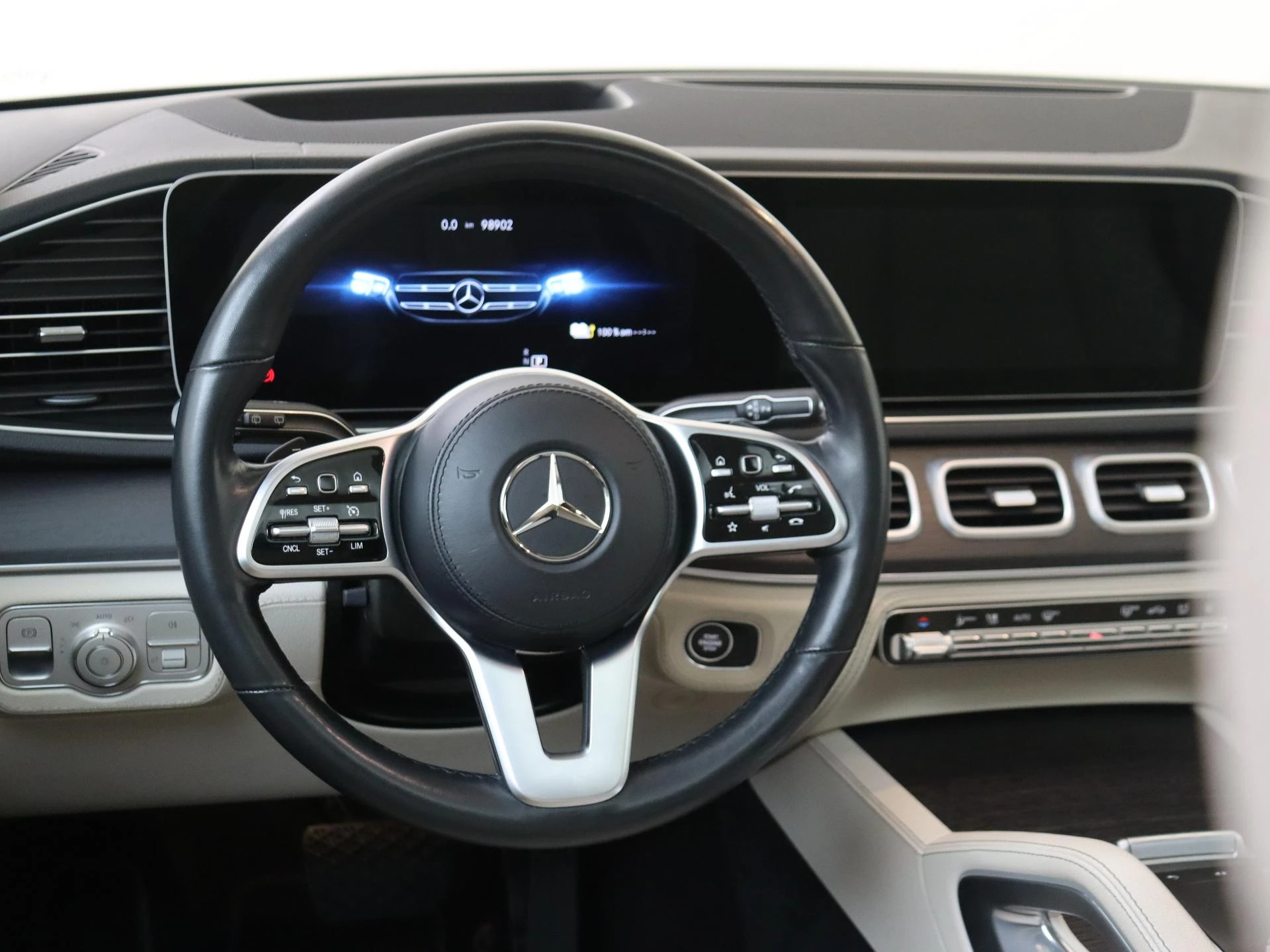 Mercedes-Benz-GLE-image-12
