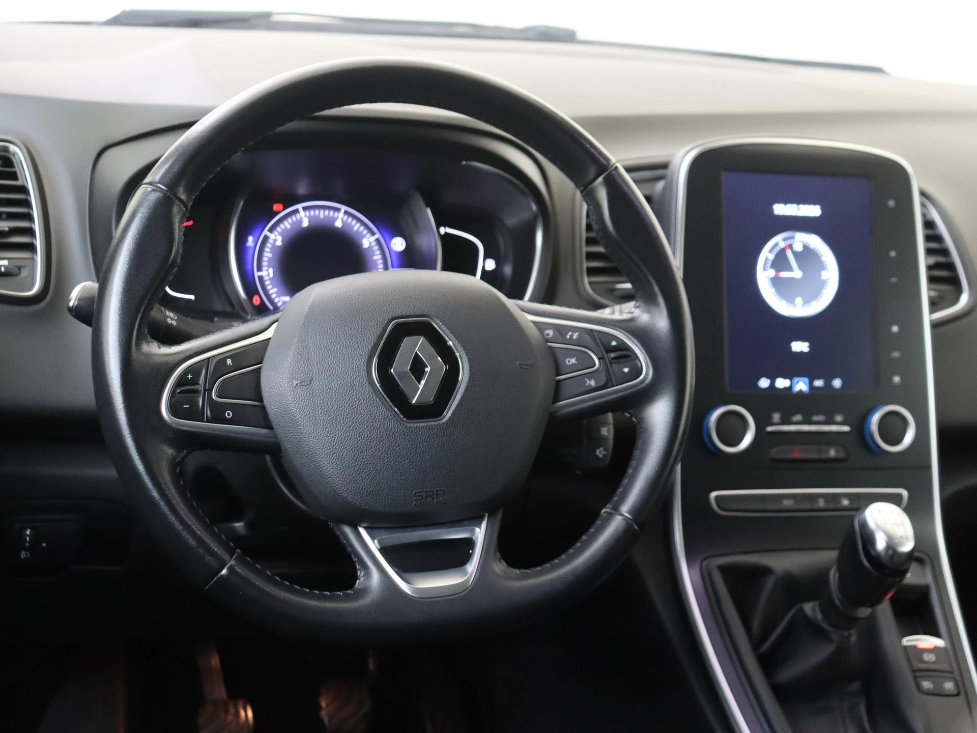 Renault-Scénic-image-12