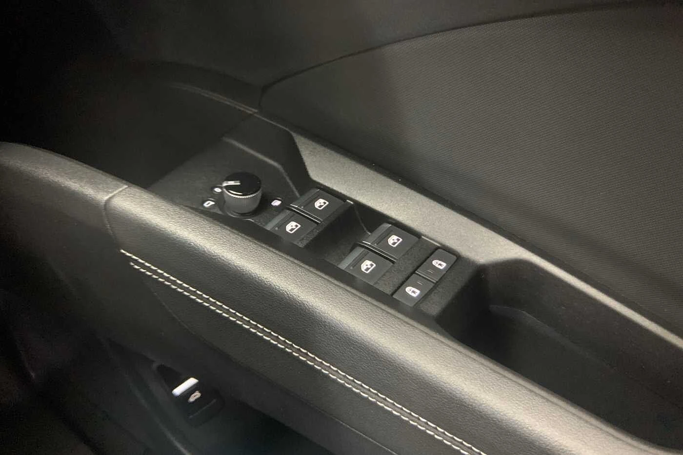 Audi-Q4 e-tron-image-23