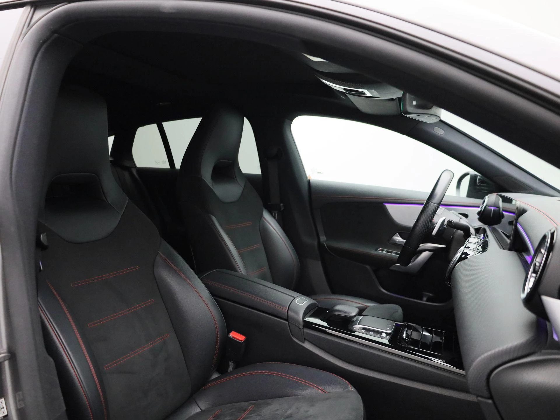 Mercedes-Benz-CLA-image-33