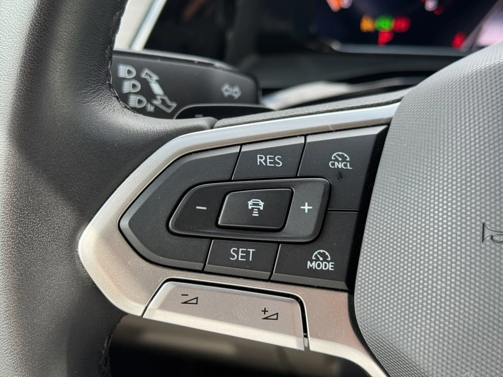 Volkswagen-Multivan-image-10