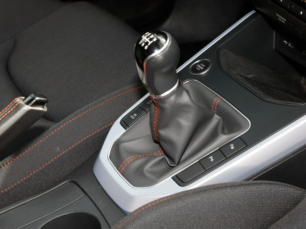 SEAT-Arona-image-8