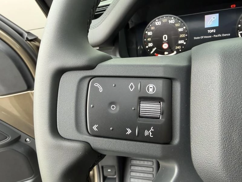 Land Rover Defender 90 D200 X-DYNAMIC