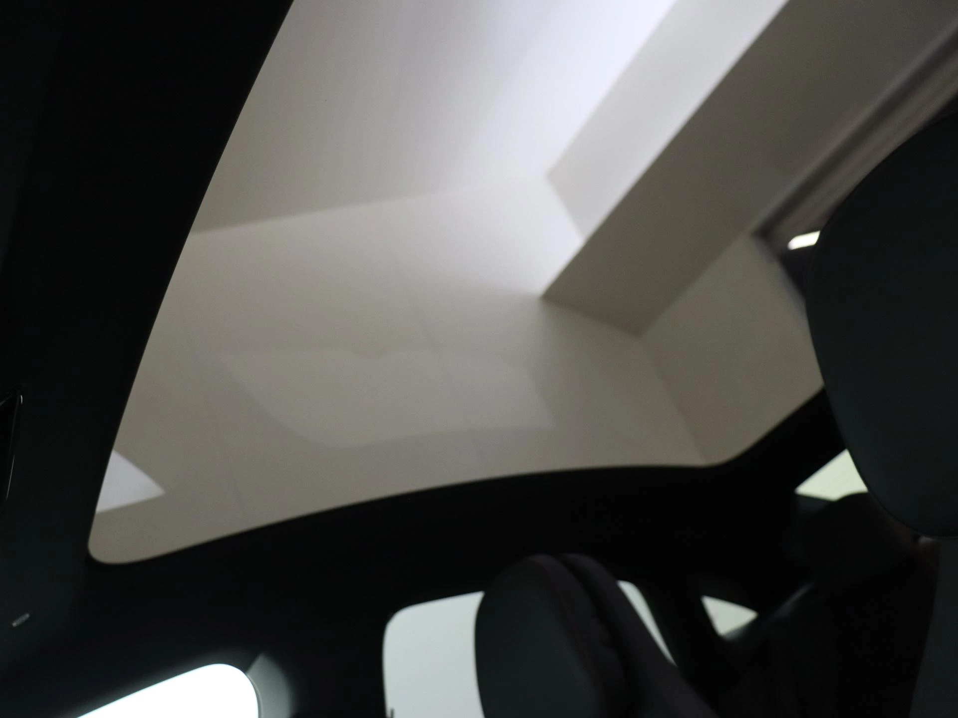 Mercedes-Benz-CLA-image-25