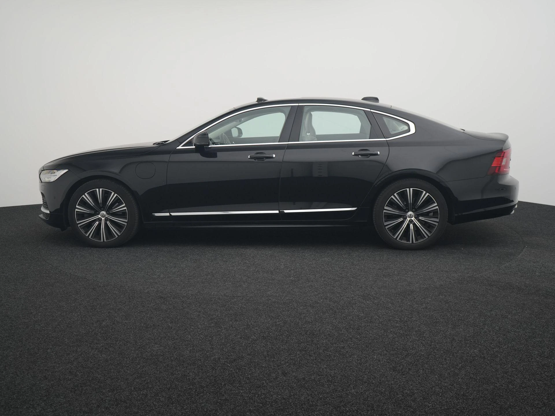 Volvo-S90-image-3