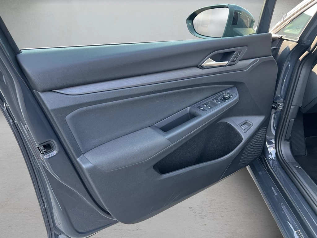 Volkswagen-Golf-image-5