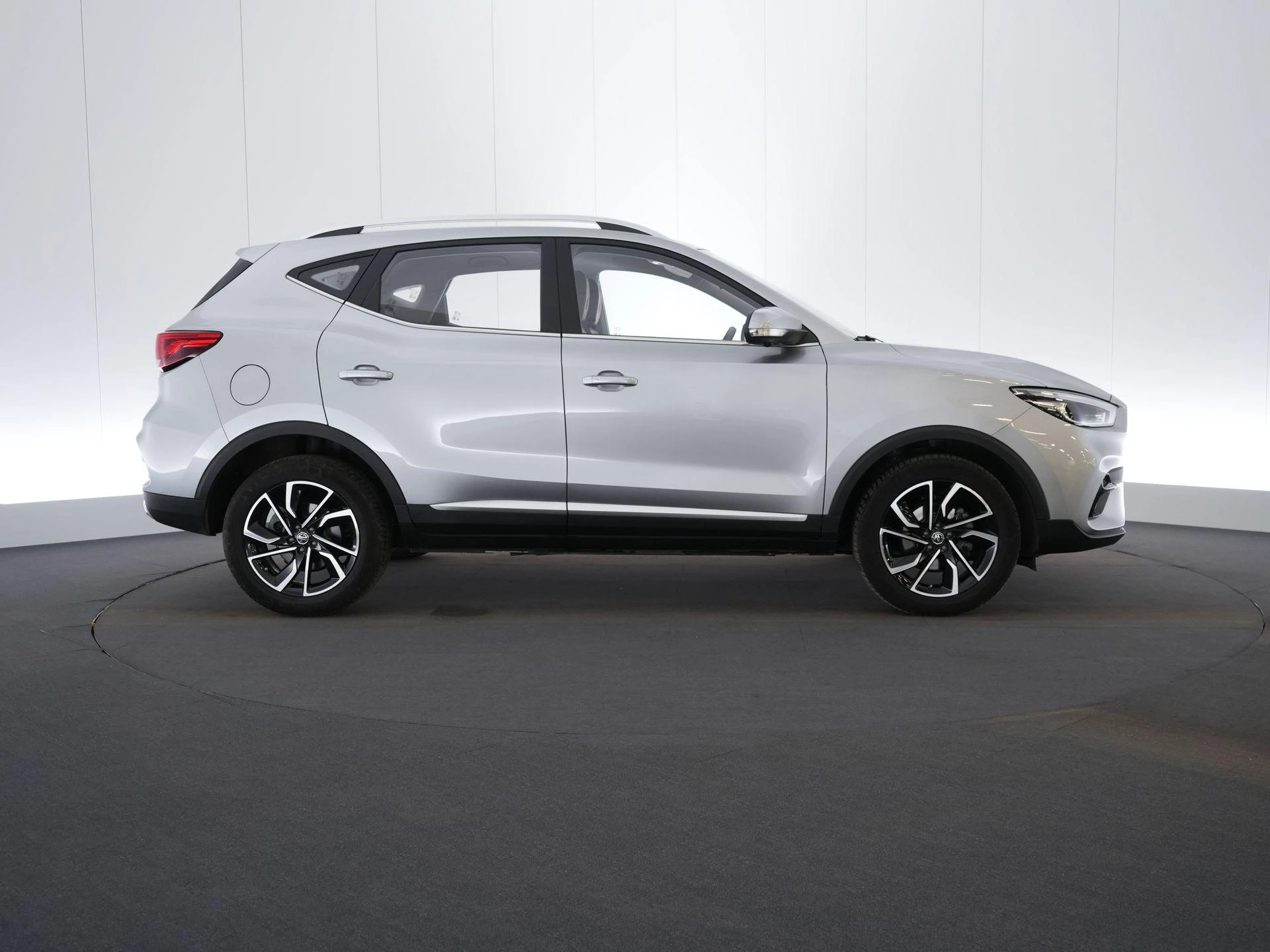MG ZS ICE 1.0 AT LUXURY FWD