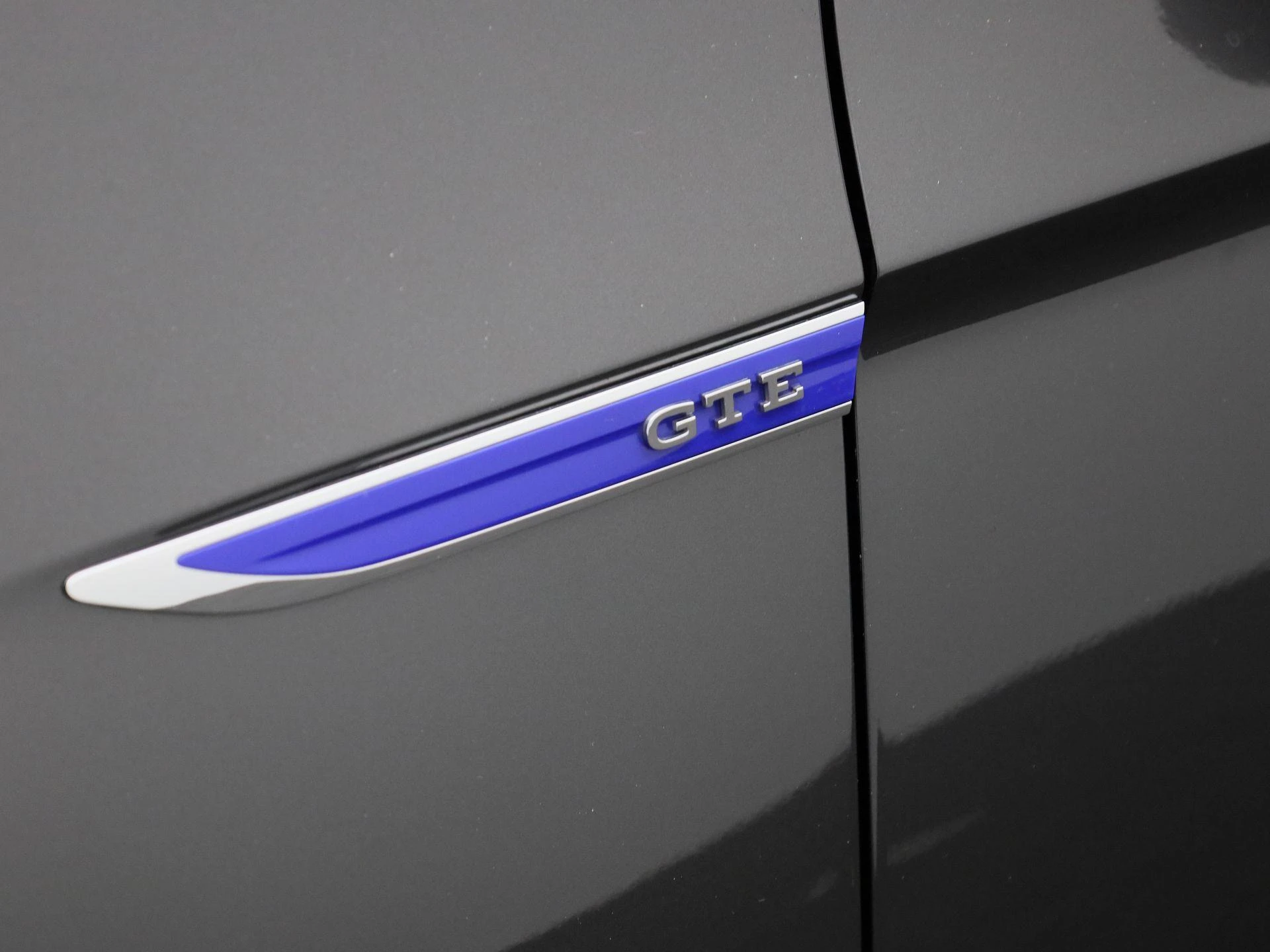 Volkswagen-Passat-image-15