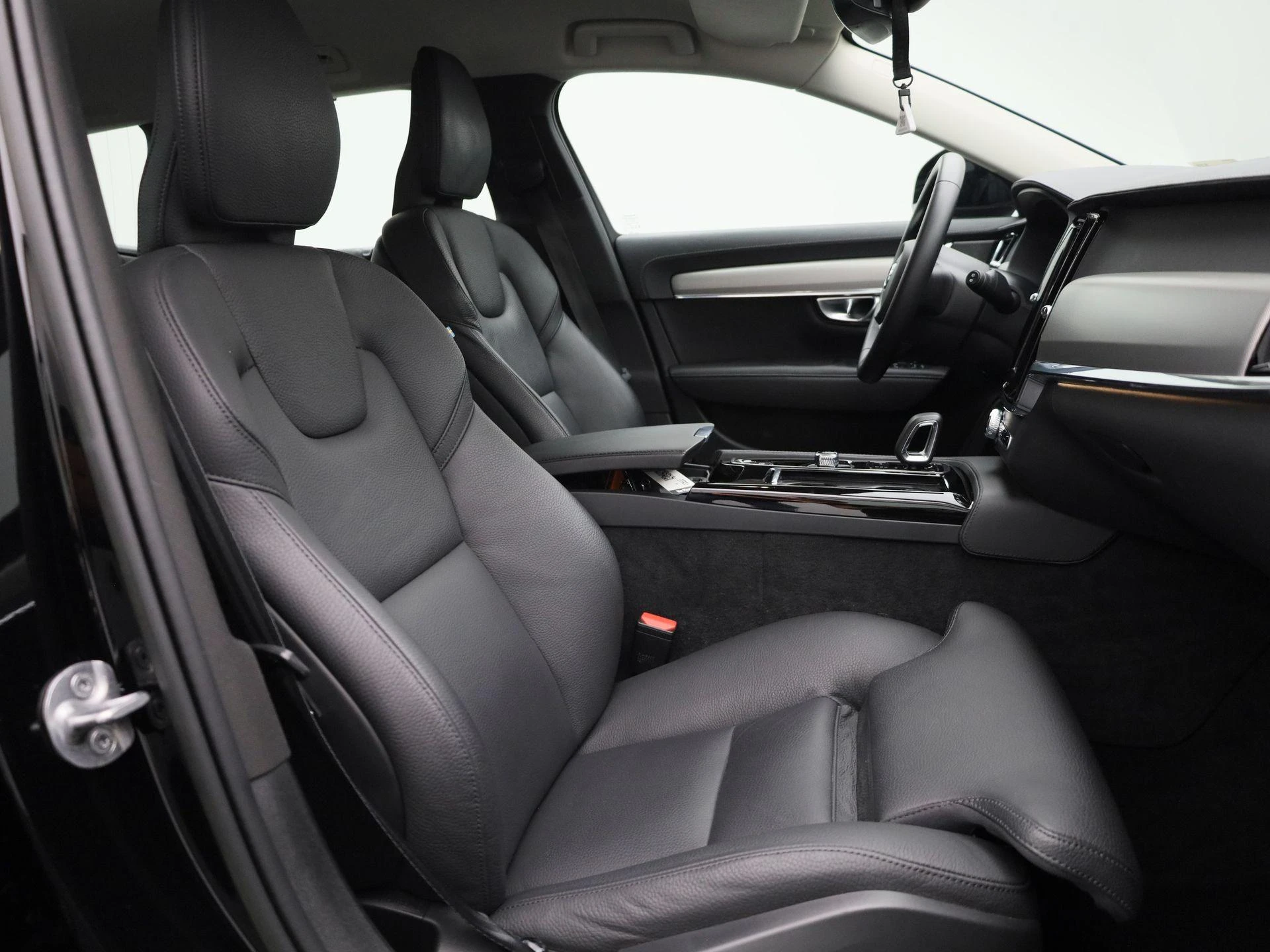 Volvo-V90-image-36