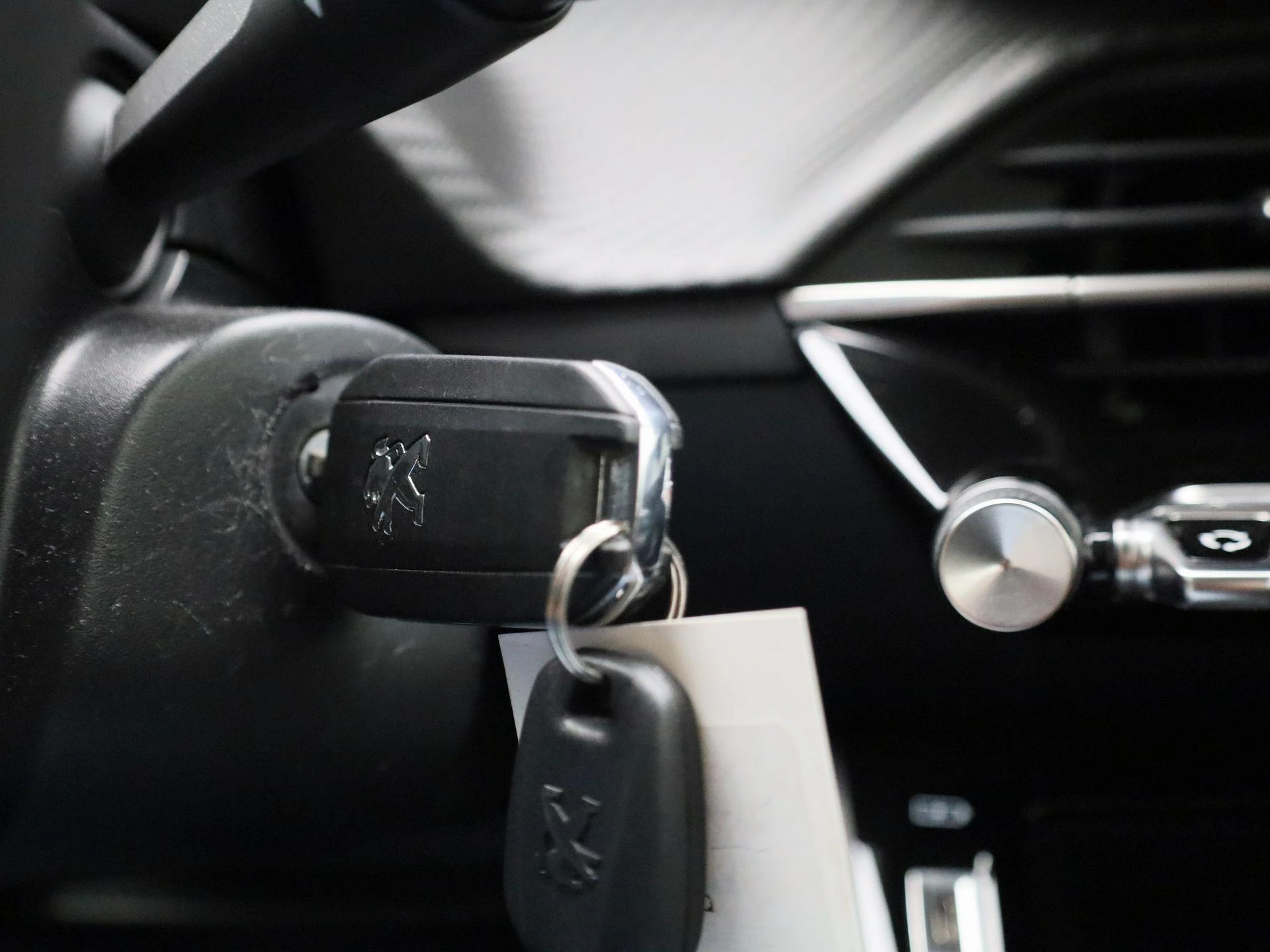 Peugeot-208-image-19