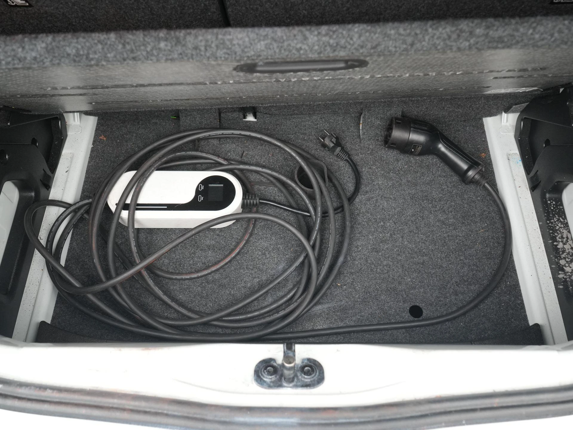 Volkswagen-e-up!-image-23