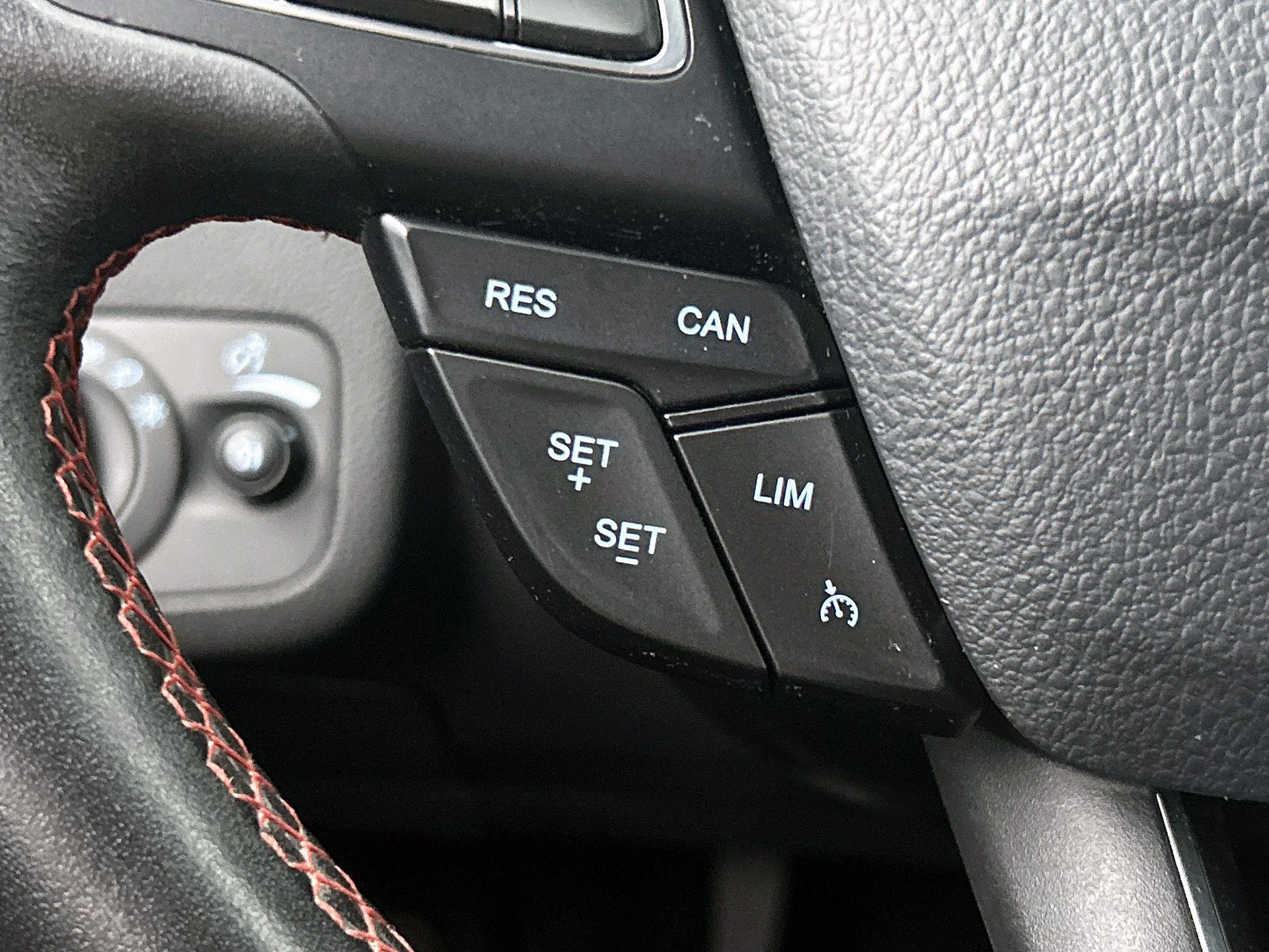 Ford-Kuga-image-5