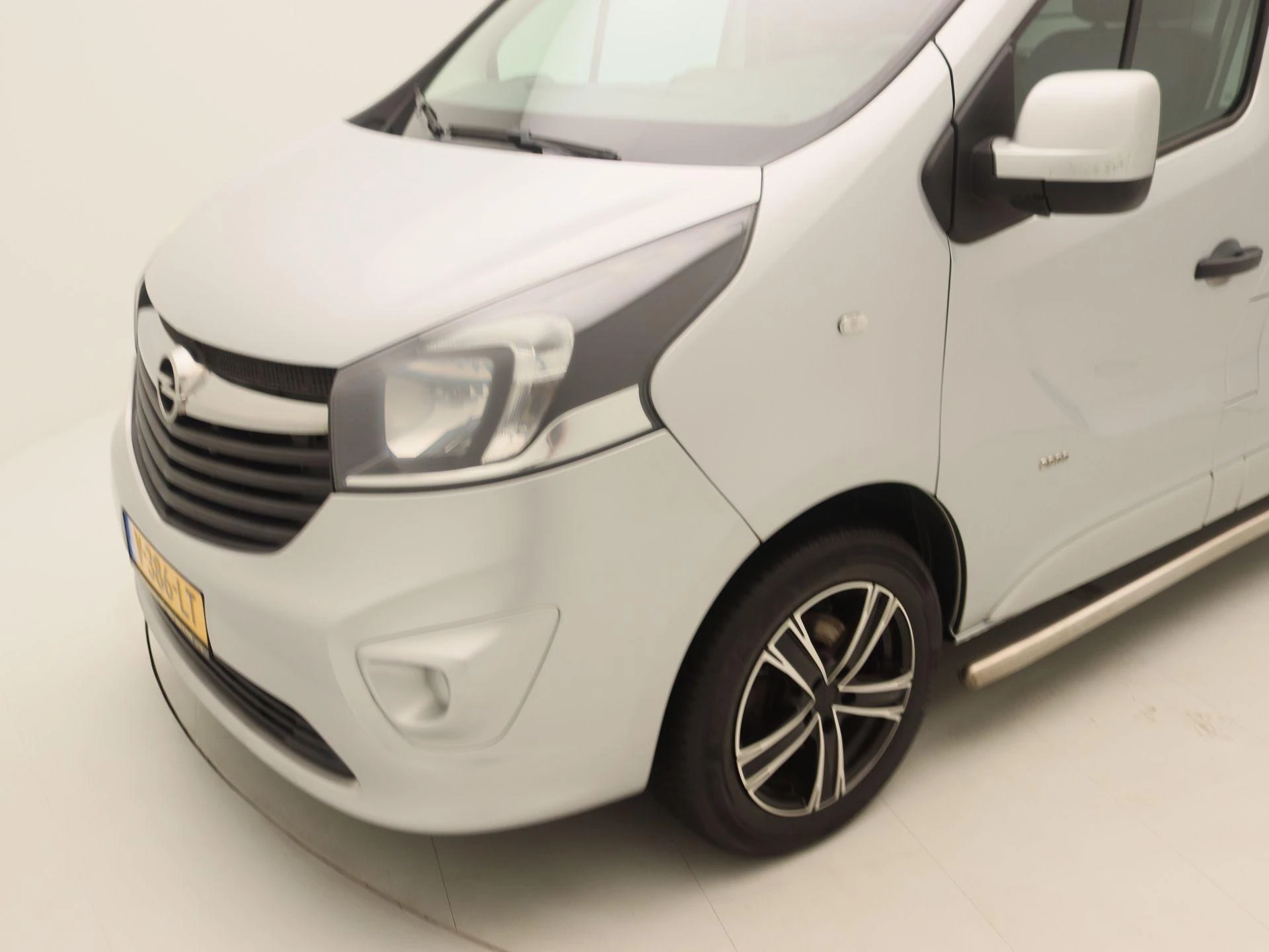 Opel-Vivaro-image-13