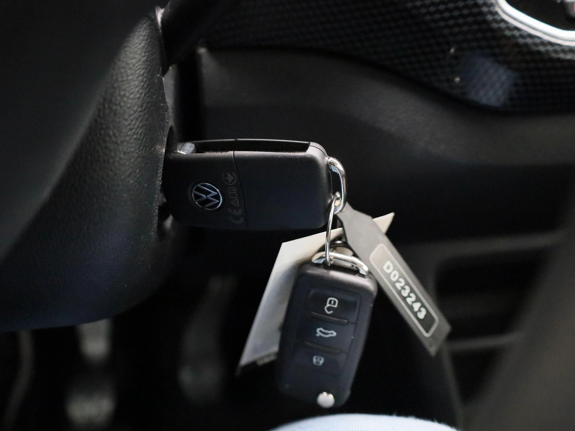 Volkswagen-up!-image-16