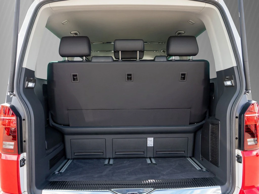Volkswagen-Multivan-image-5
