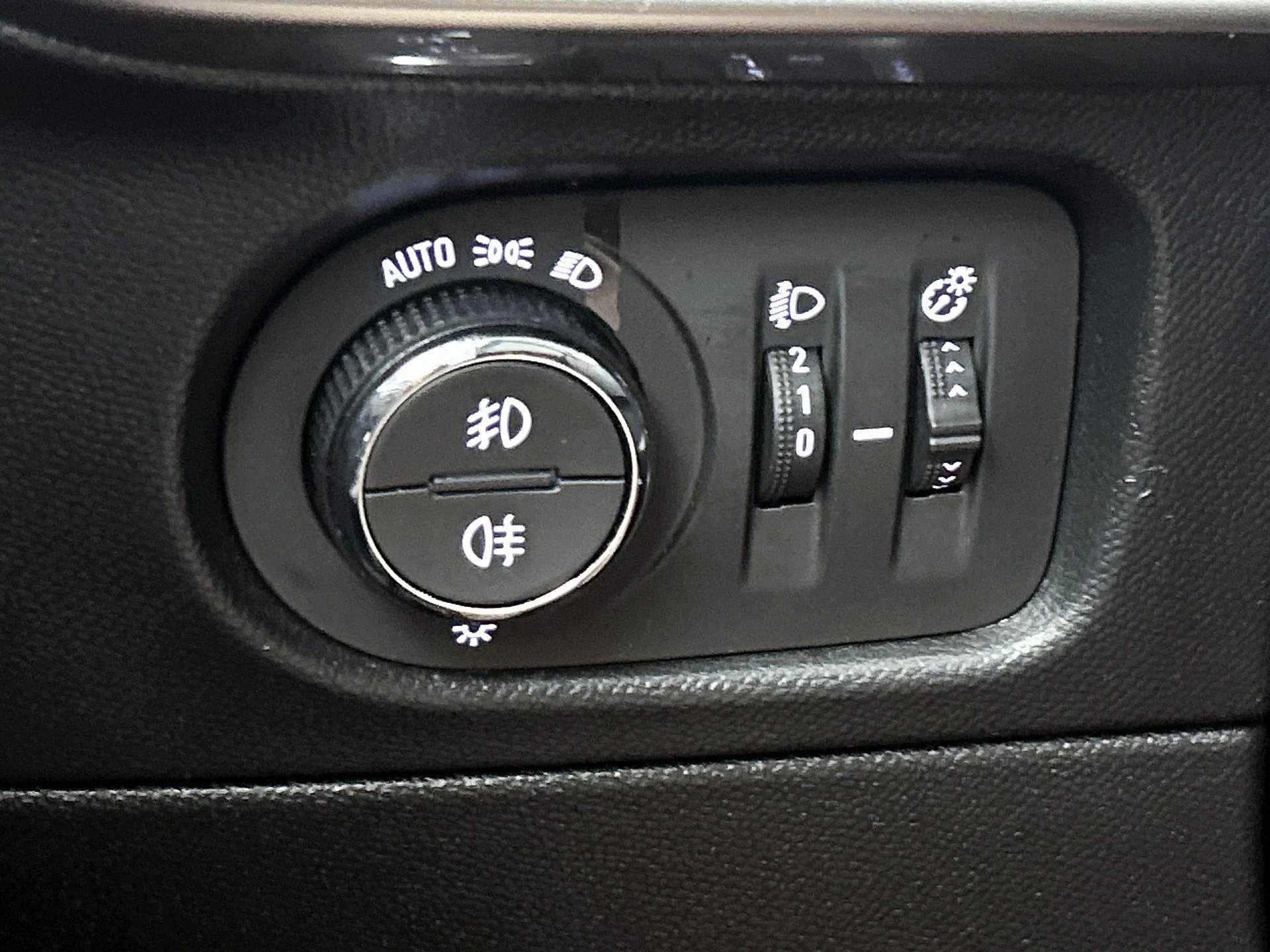 Opel Mokka-e Elegance 50-kWh 11kw bl.