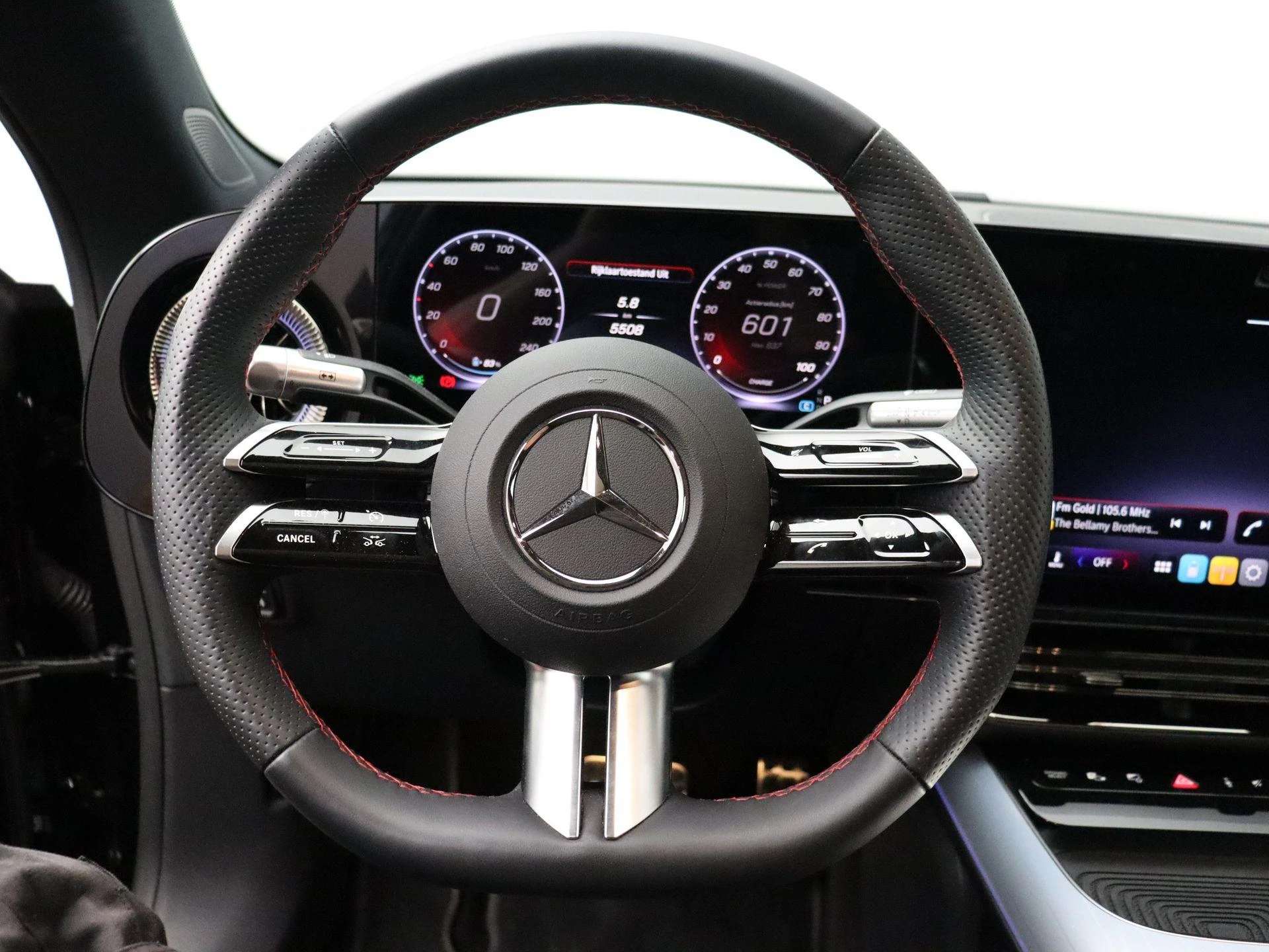 Mercedes-Benz-CLA-image-15