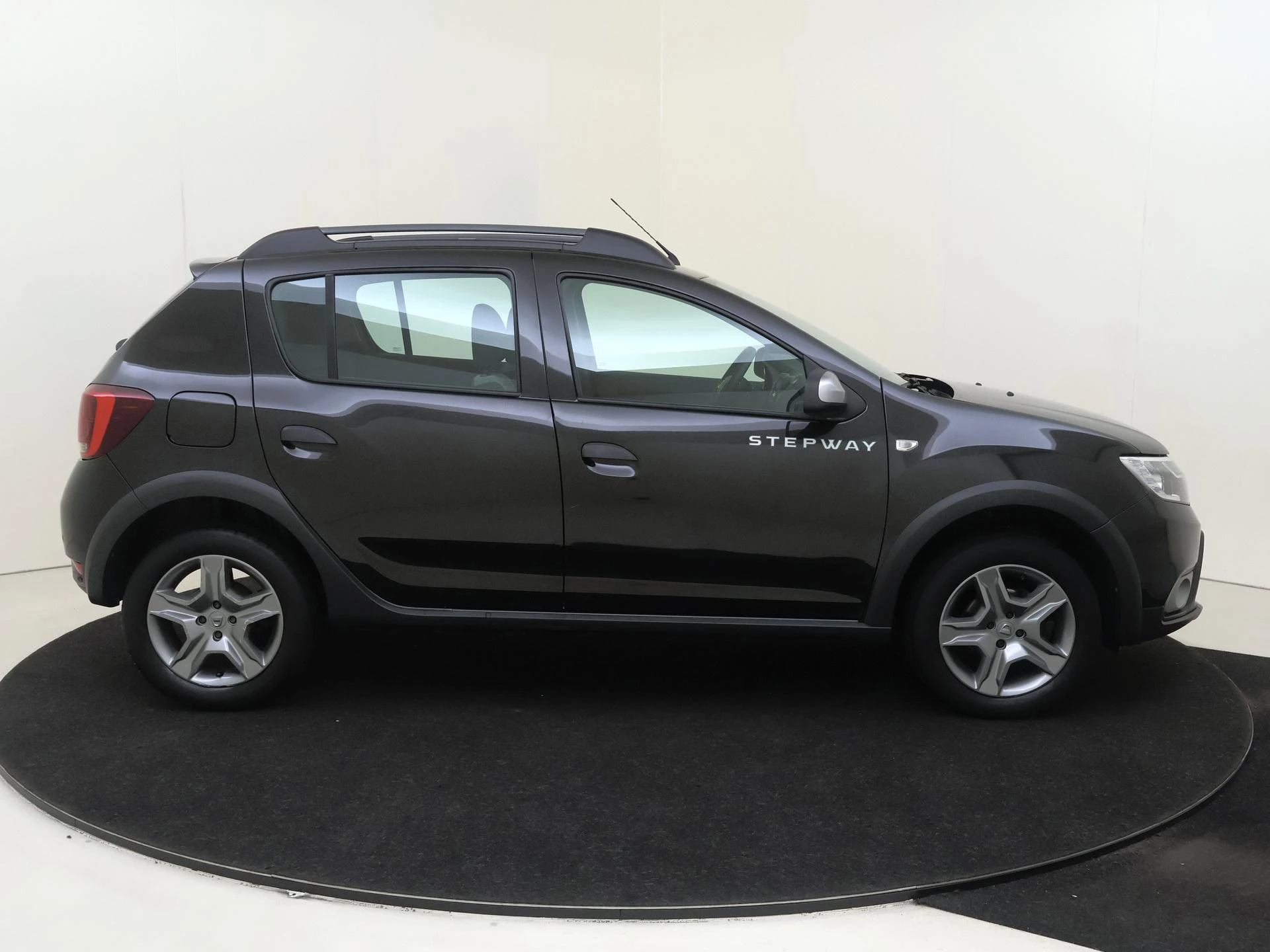 Dacia-Sandero-image-5