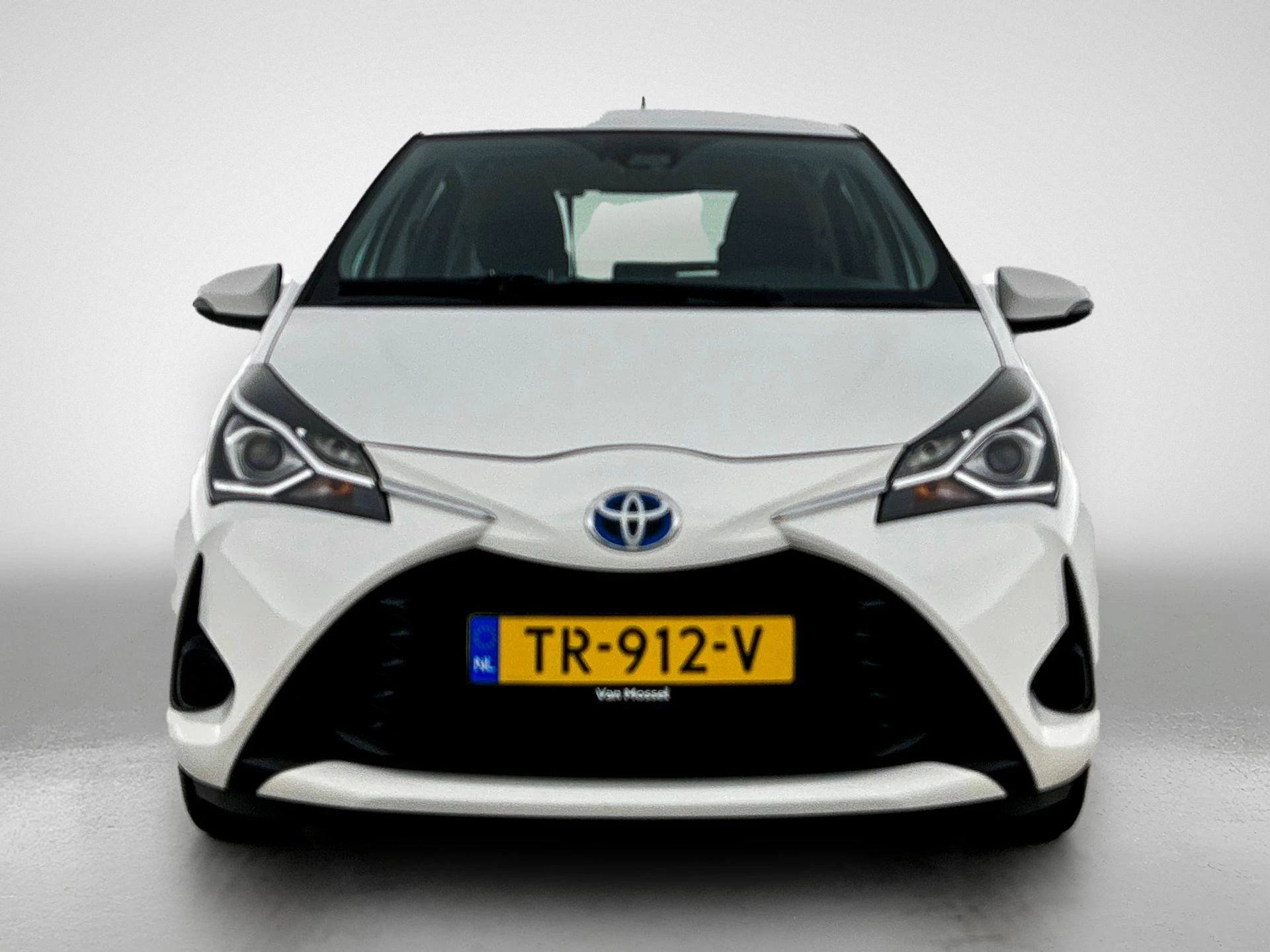 Toyota-Yaris-image-4