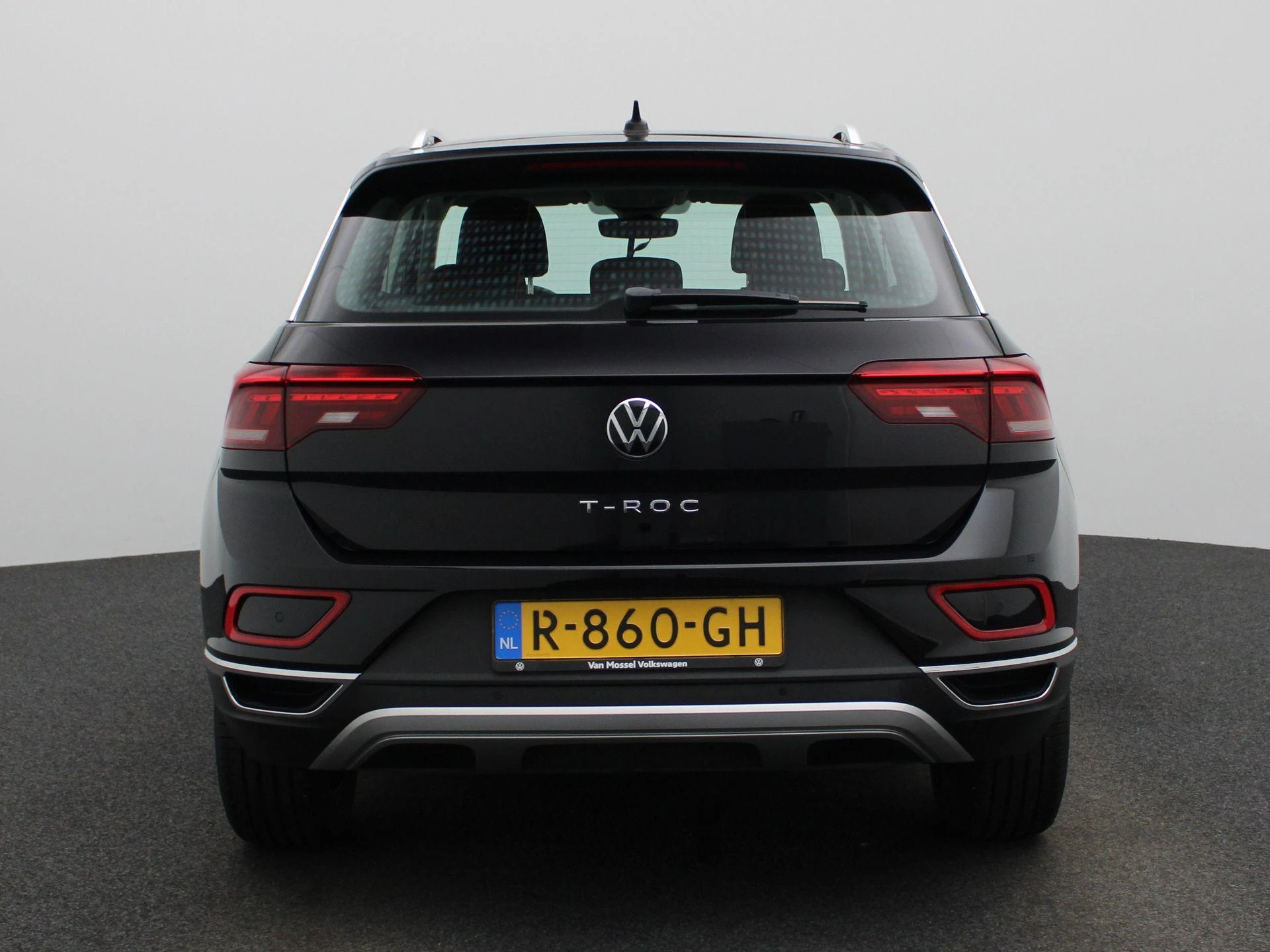 Volkswagen-T-Roc-image-4