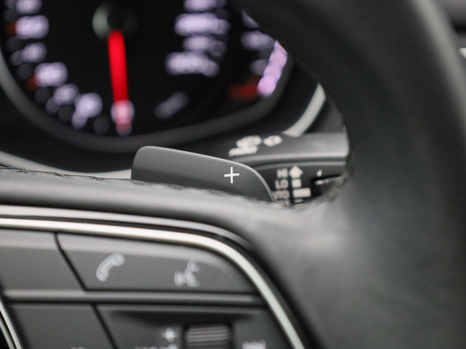 Audi A4 2.0 30 TDi 100kW S tronic Attraction B.E