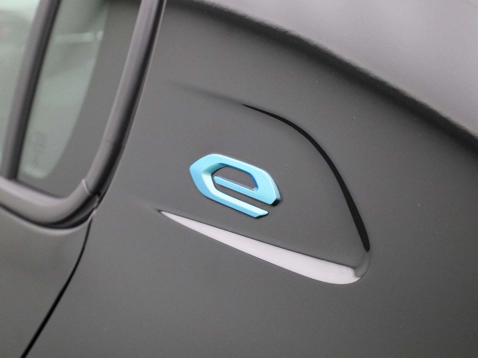 Peugeot-e-208-image-14