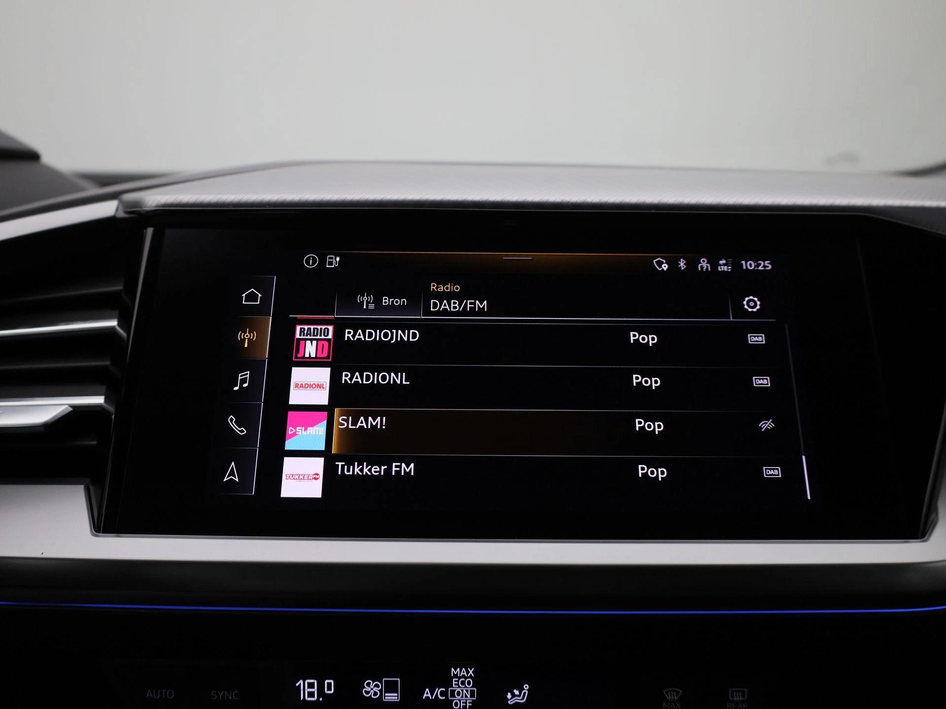 Audi-Q4 e-tron-image-21