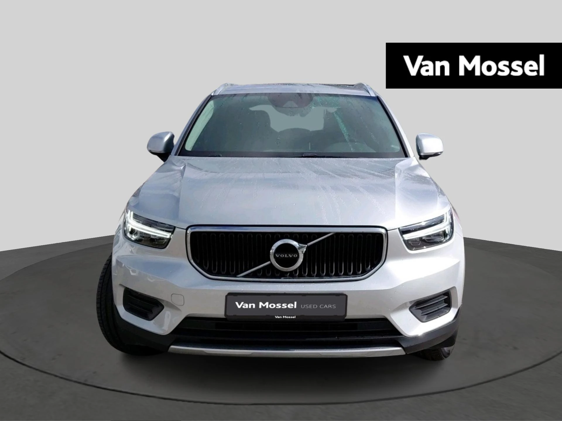 Volvo-XC40-image-1